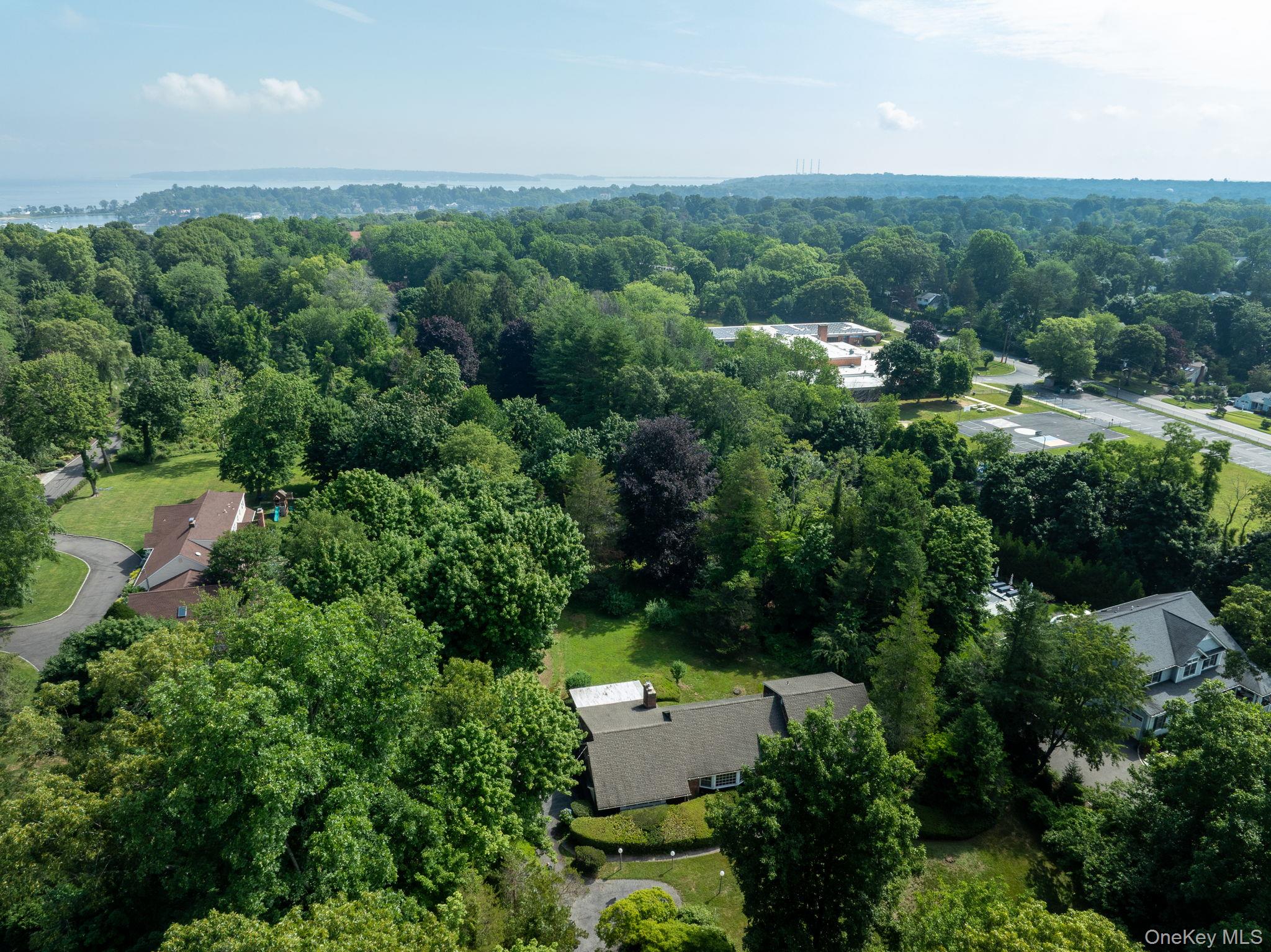 209 Southdown Road Property Photo 4