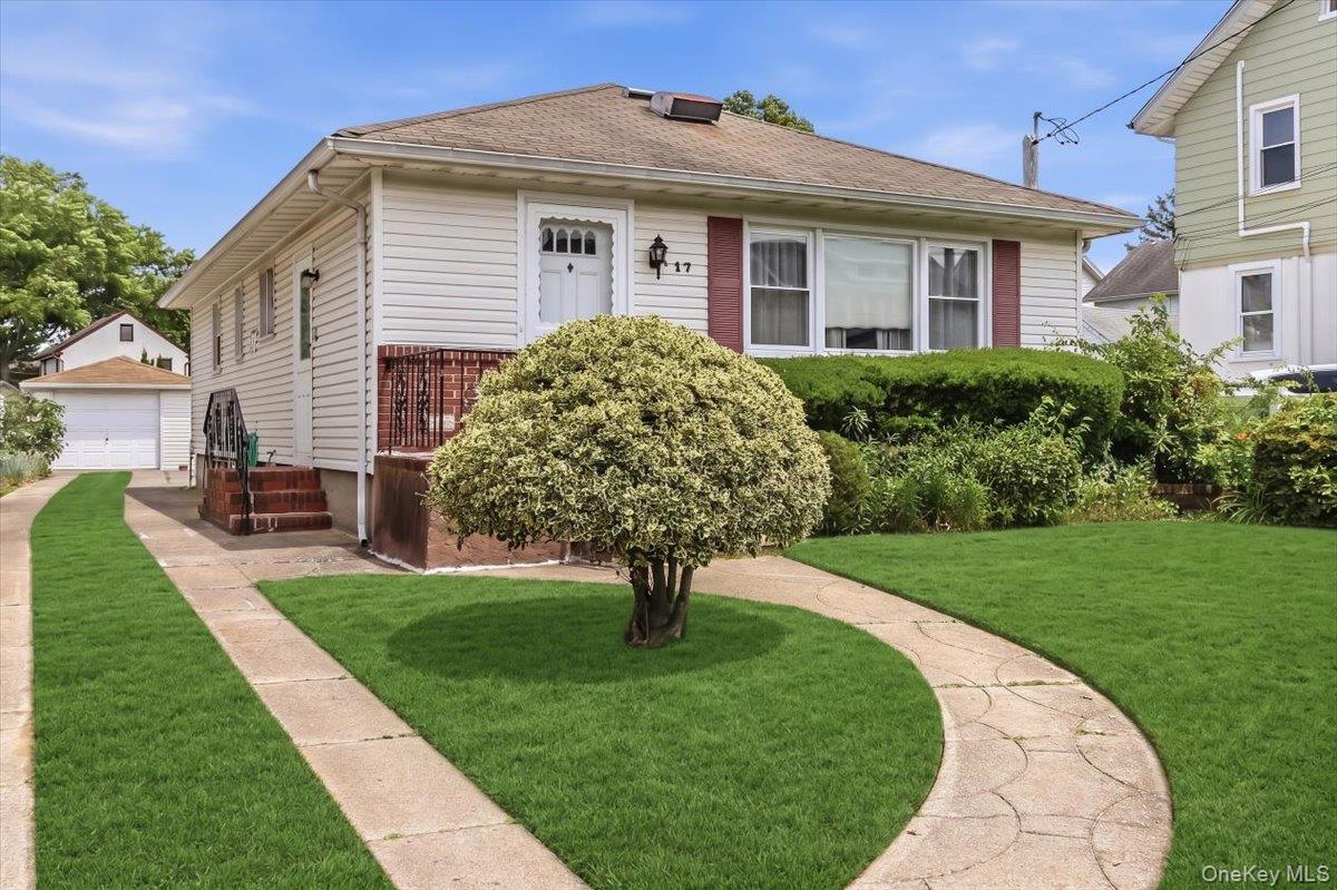17 Duryea Place Property Photo 2