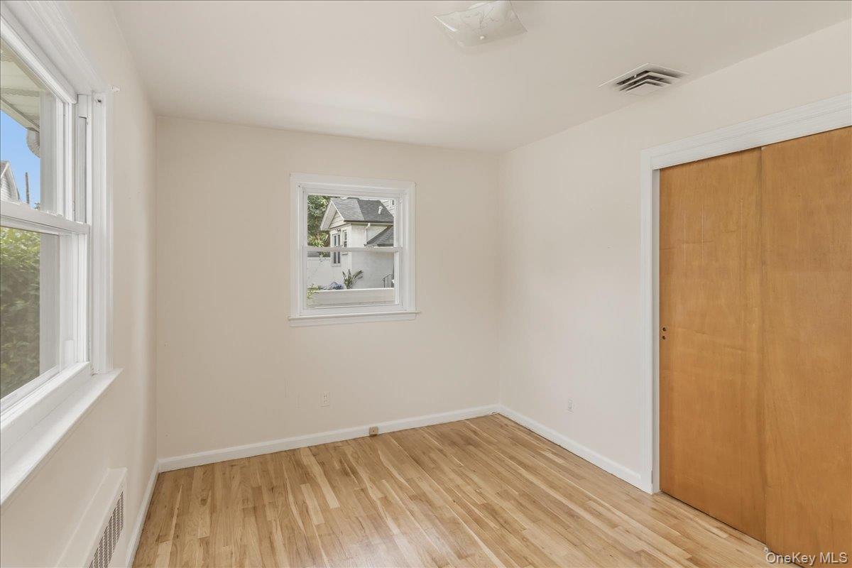 17 Duryea Place Property Photo 12