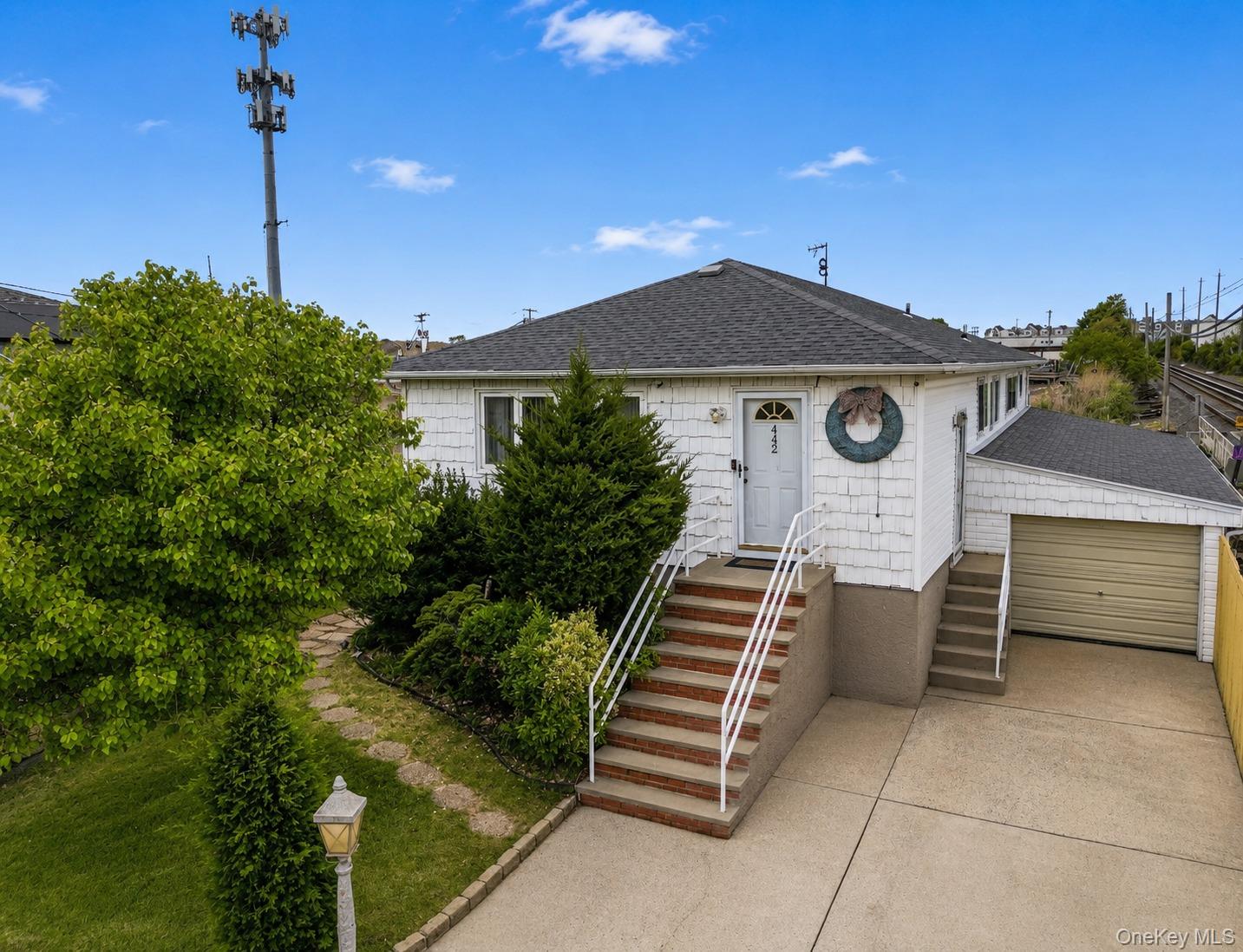 442 Albern Avenue Property Photo 1