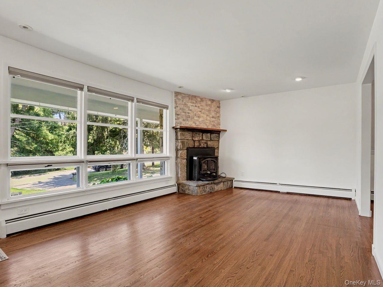 11 Leona Drive Property Photo 3