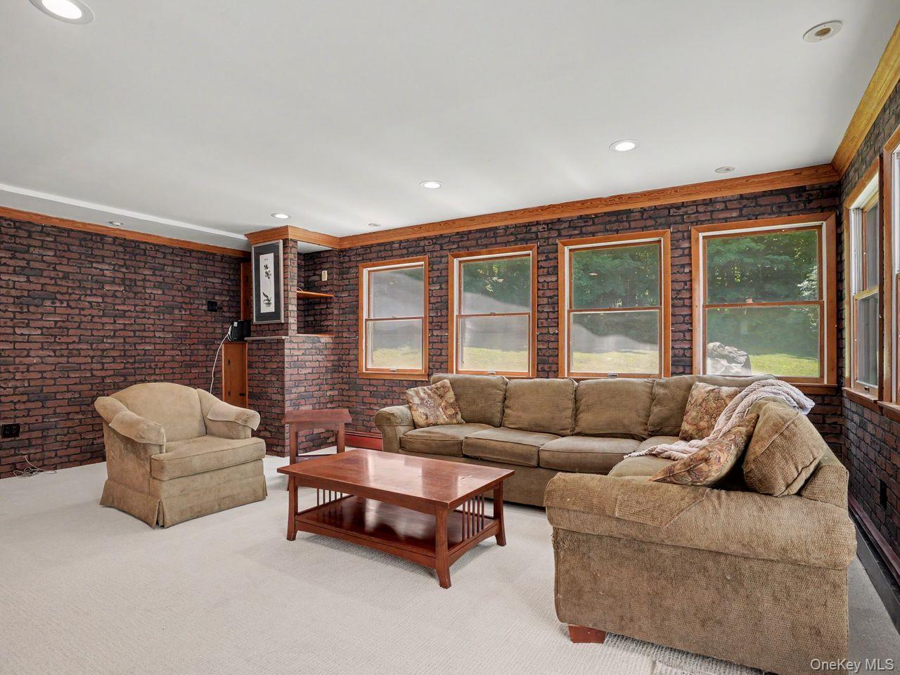 11 Leona Drive Property Photo 10