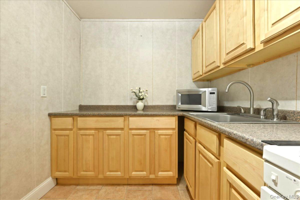 101 Lincoln Avenue 4k Property Photo 8
