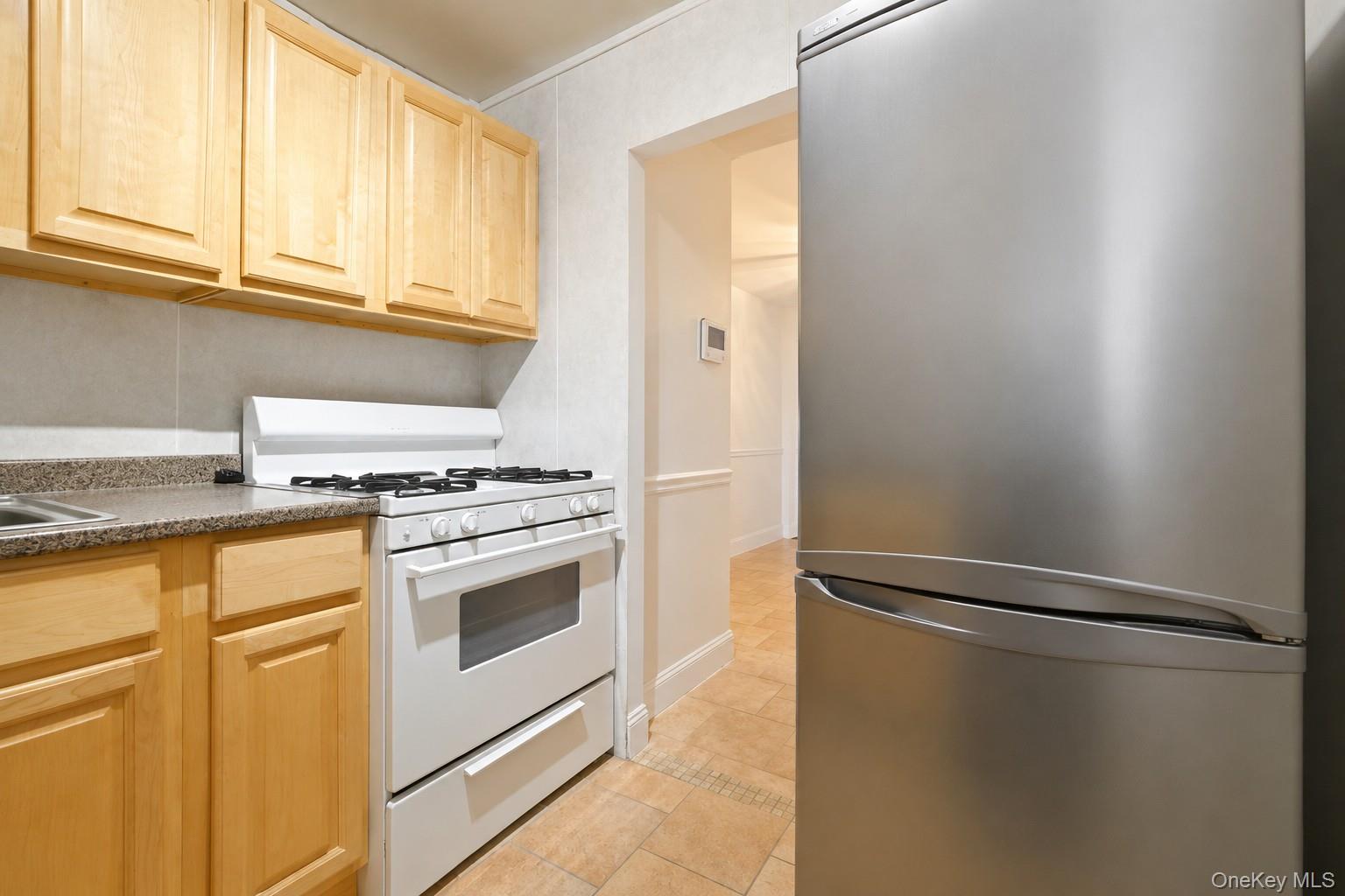 101 Lincoln Avenue 4k Property Photo 9