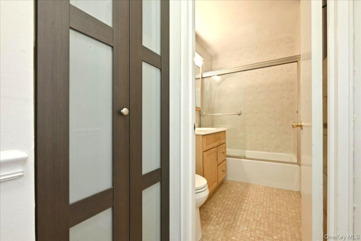 101 Lincoln Avenue 4k Property Photo 13