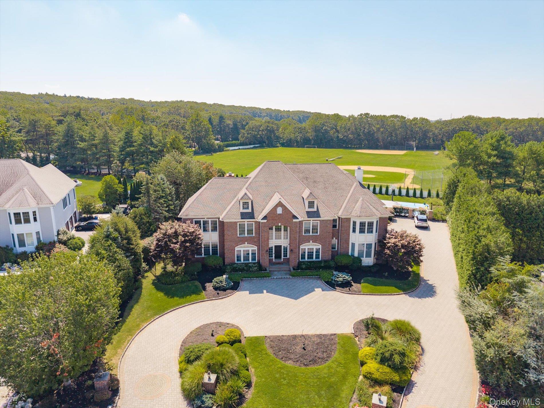 26 Legends Circle Property Photo 3
