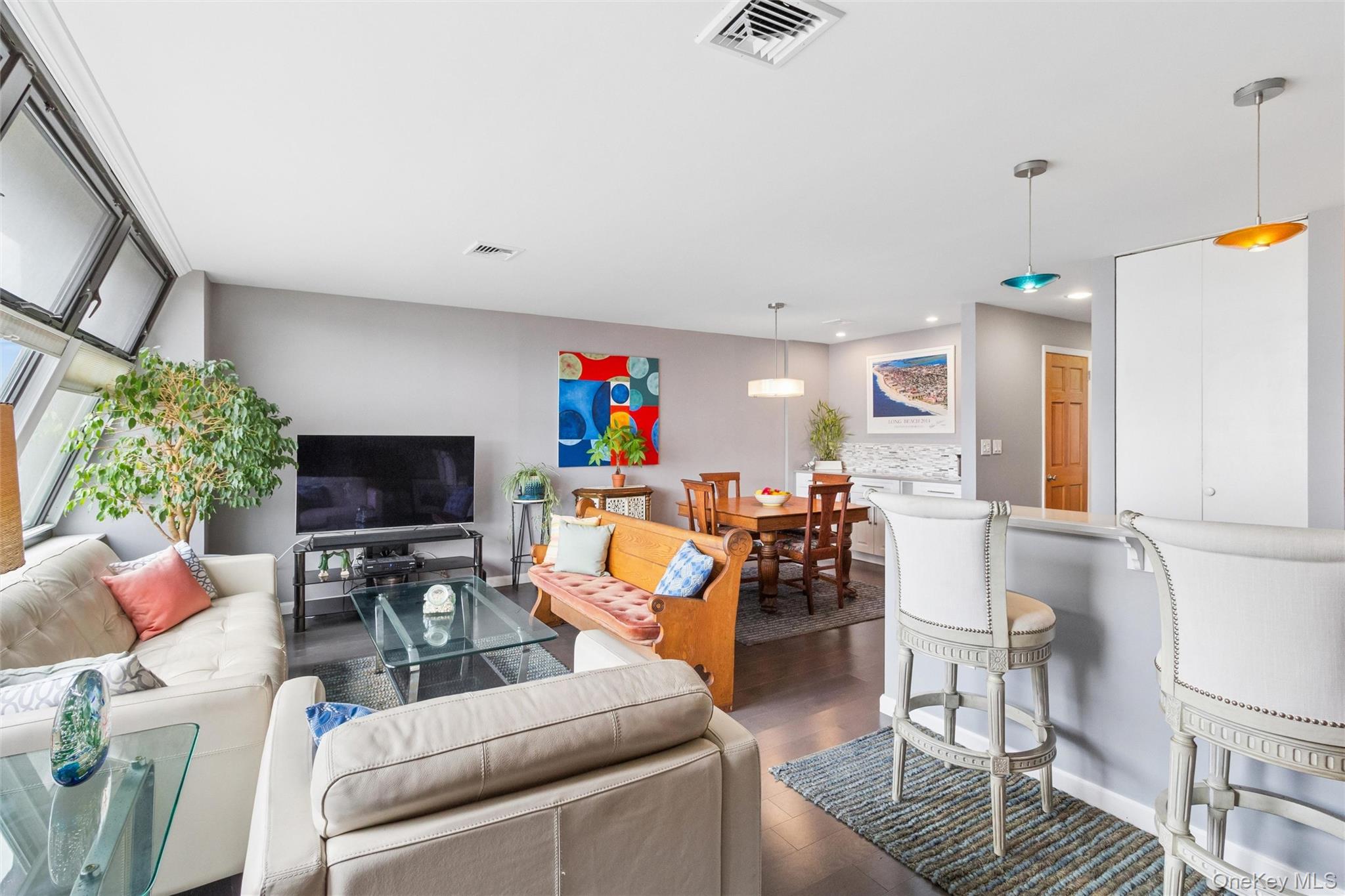 545 W Broadway A Property Photo 5