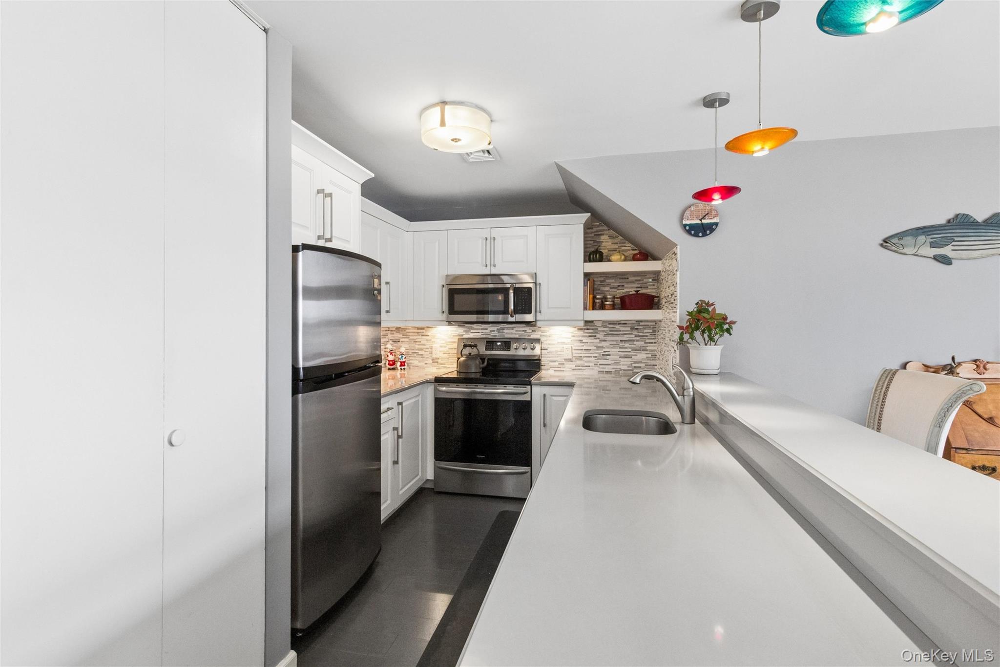 545 W Broadway A Property Photo 10