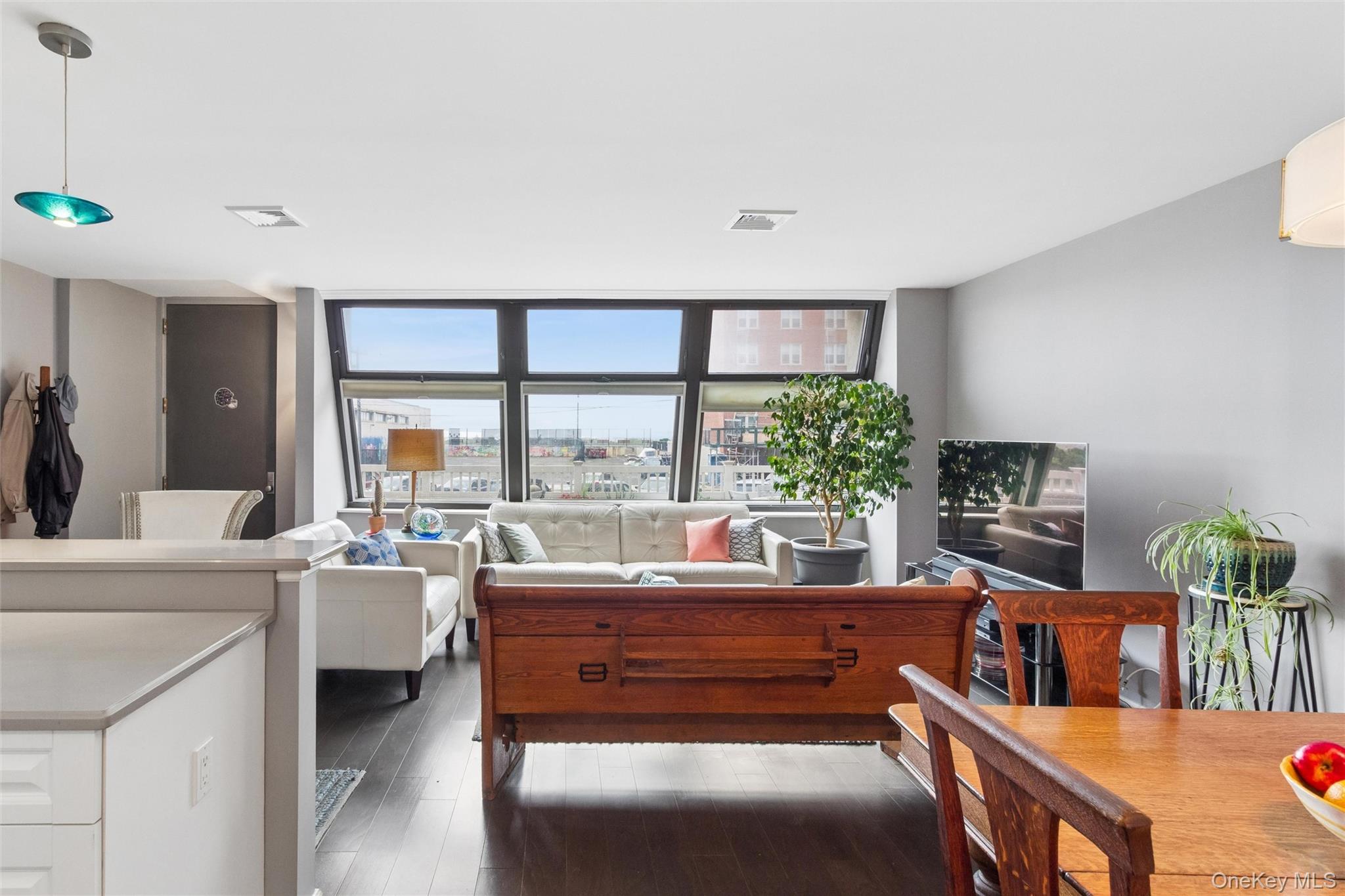 545 W Broadway A Property Photo 12