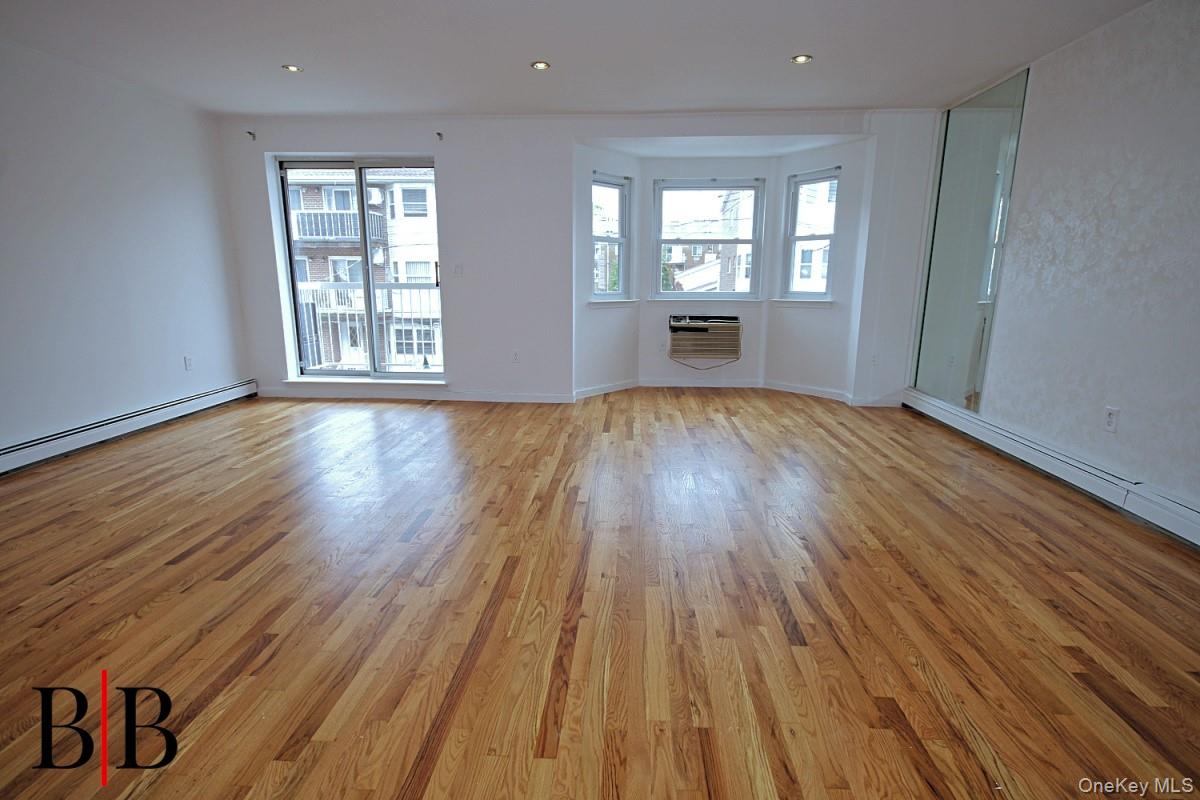 18 Cove Lane 7g Property Photo 5