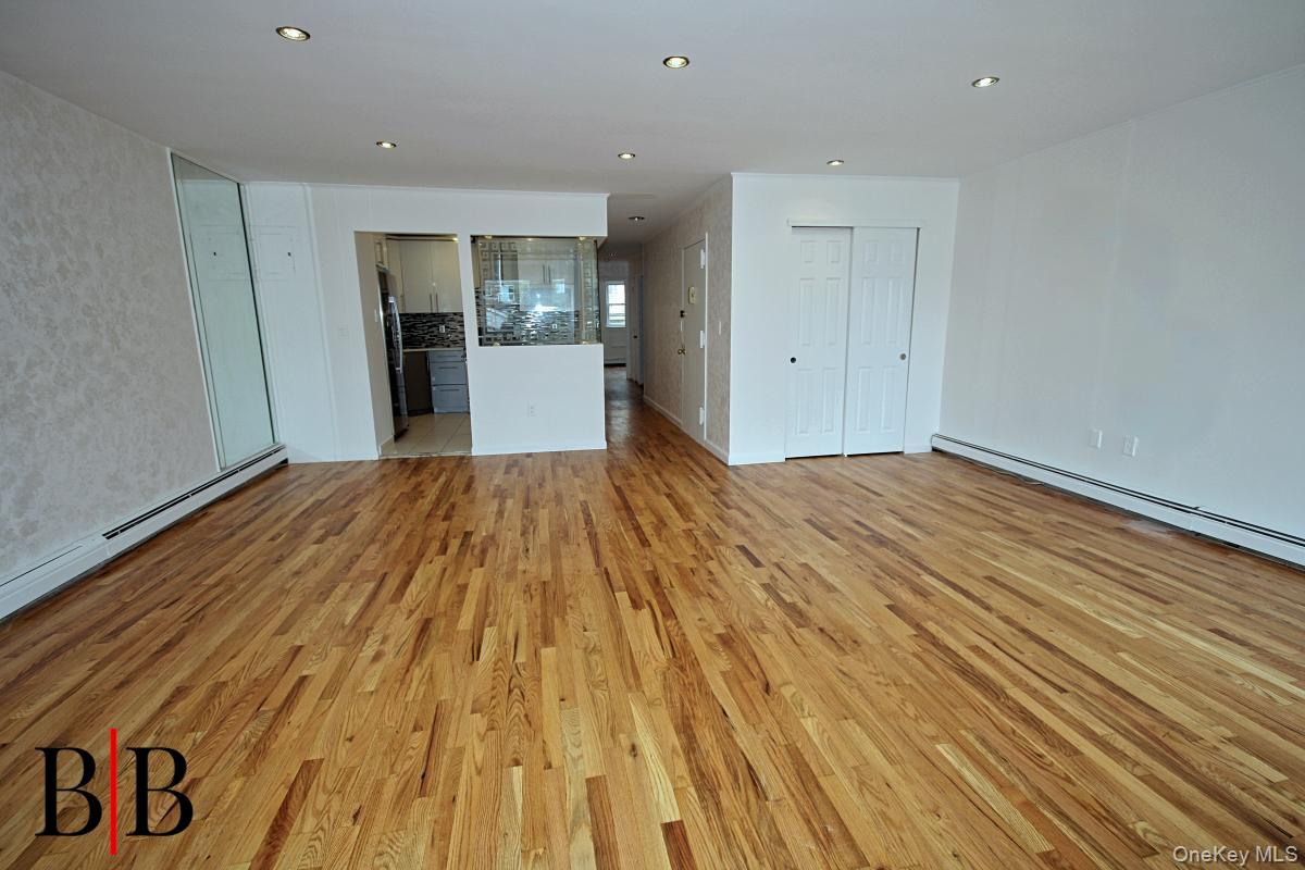 18 Cove Lane 7g Property Photo 6