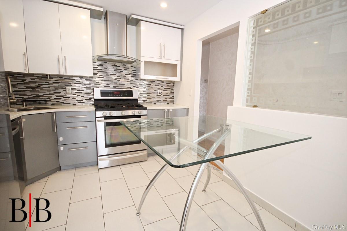 18 Cove Lane 7g Property Photo 8