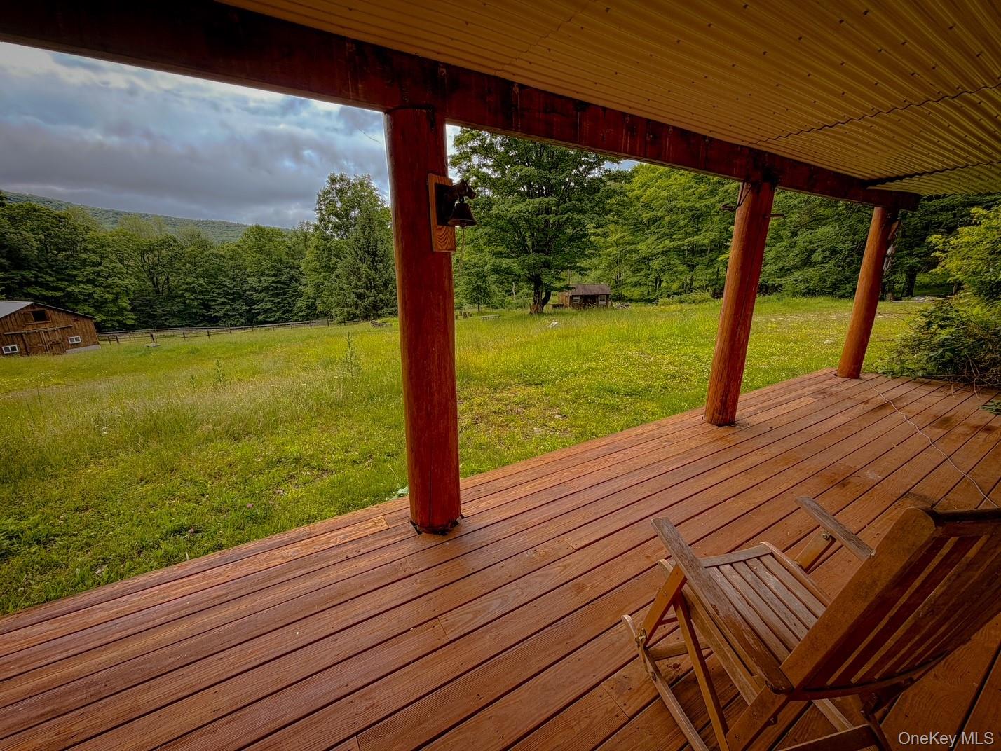 385 Sundown Road Property Photo 5