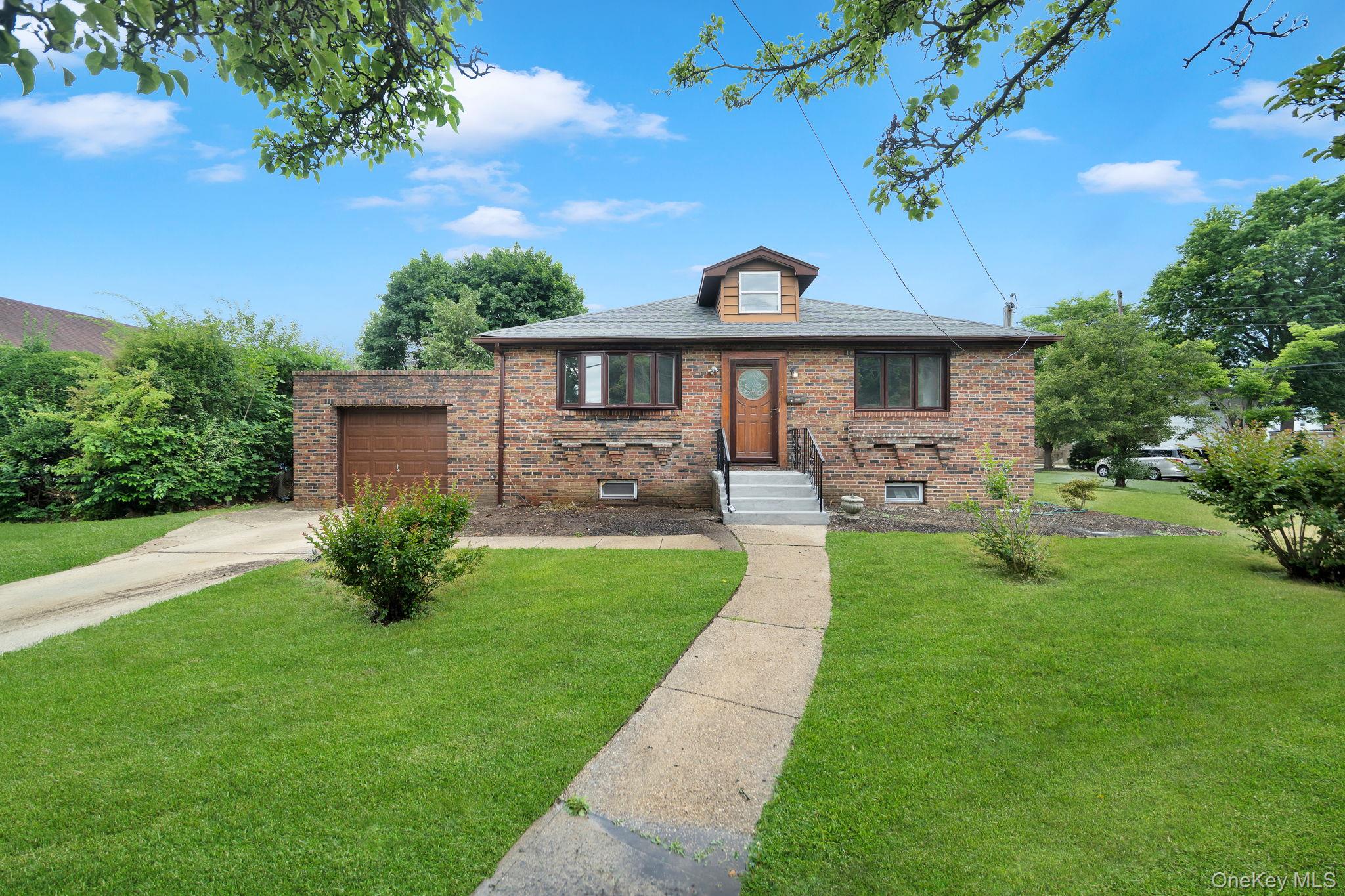 634 Leonard Avenue Property Photo 1