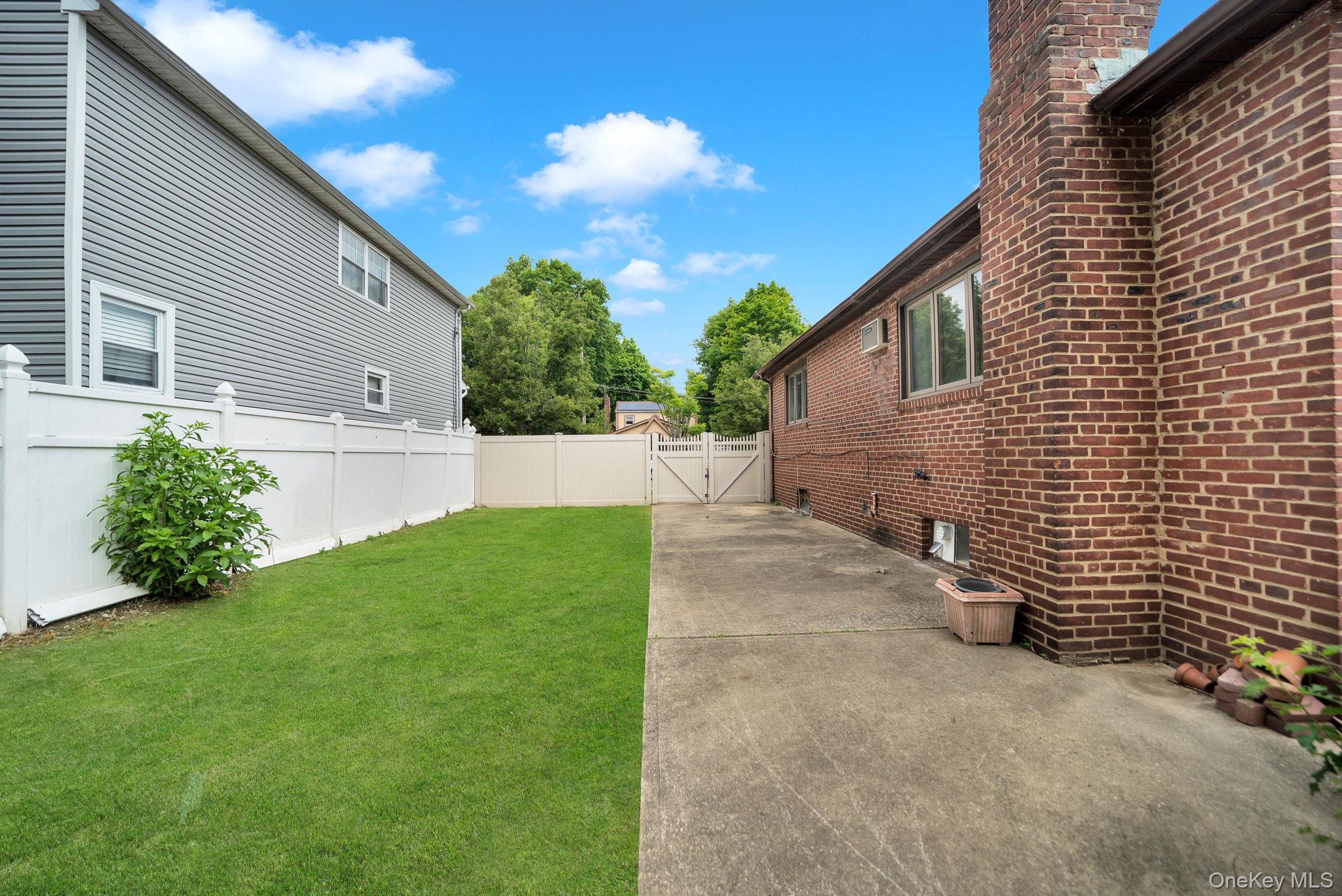 634 Leonard Avenue Property Photo 21