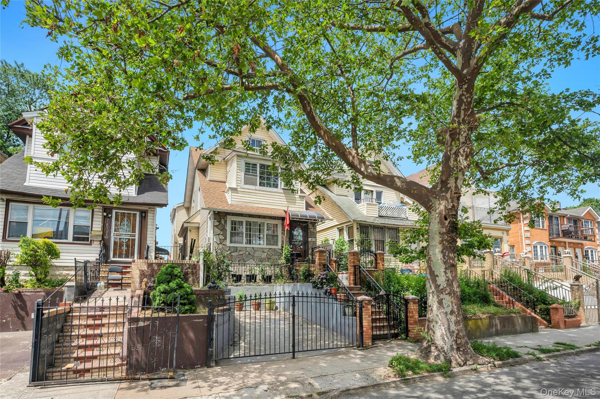 10530 Van Wyck Expressway Property Photo 1