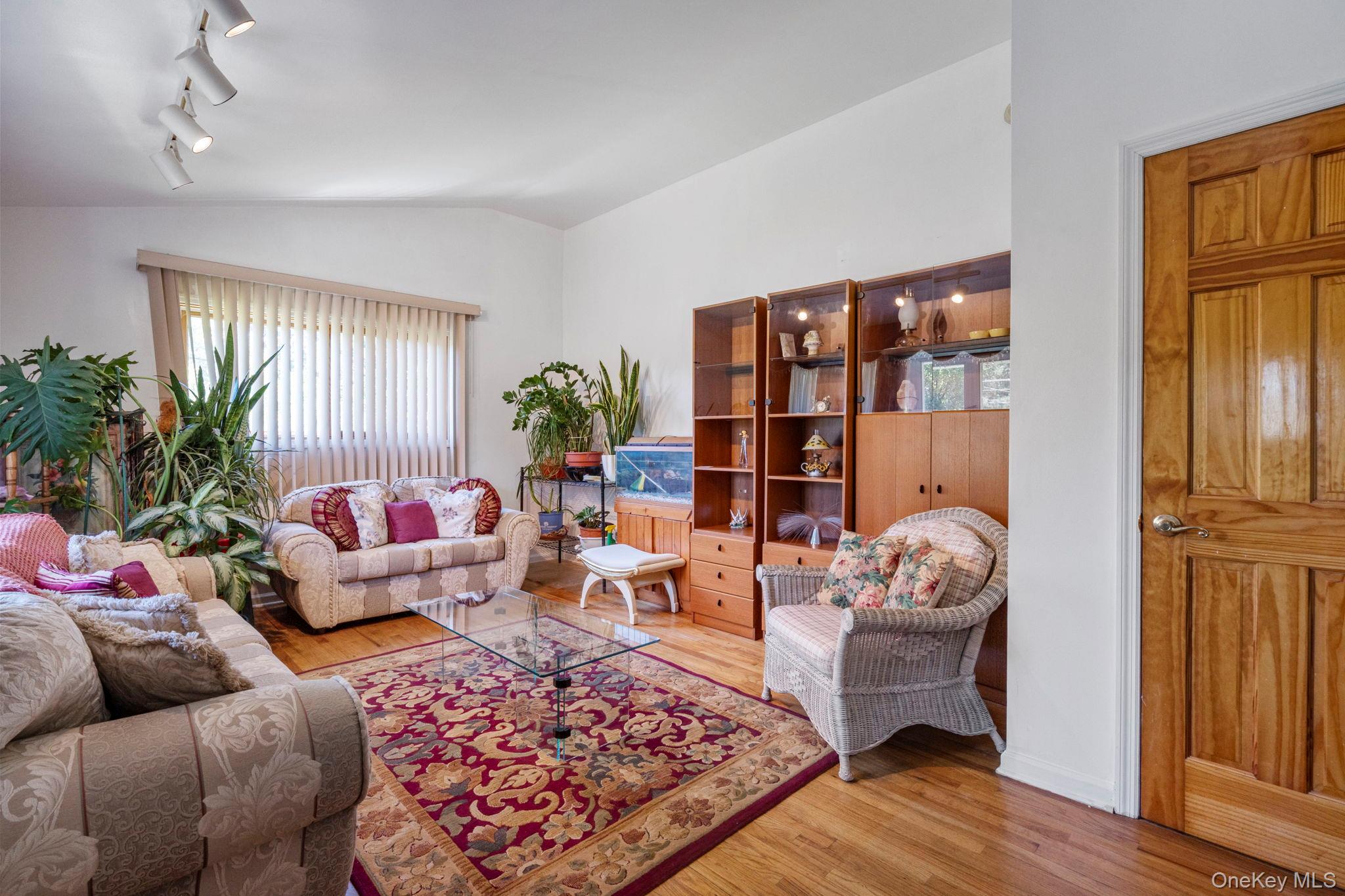 1 Hale Place Property Photo 6
