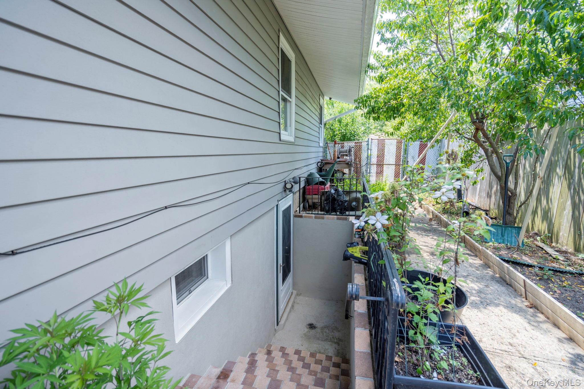 1 Hale Place Property Photo 23