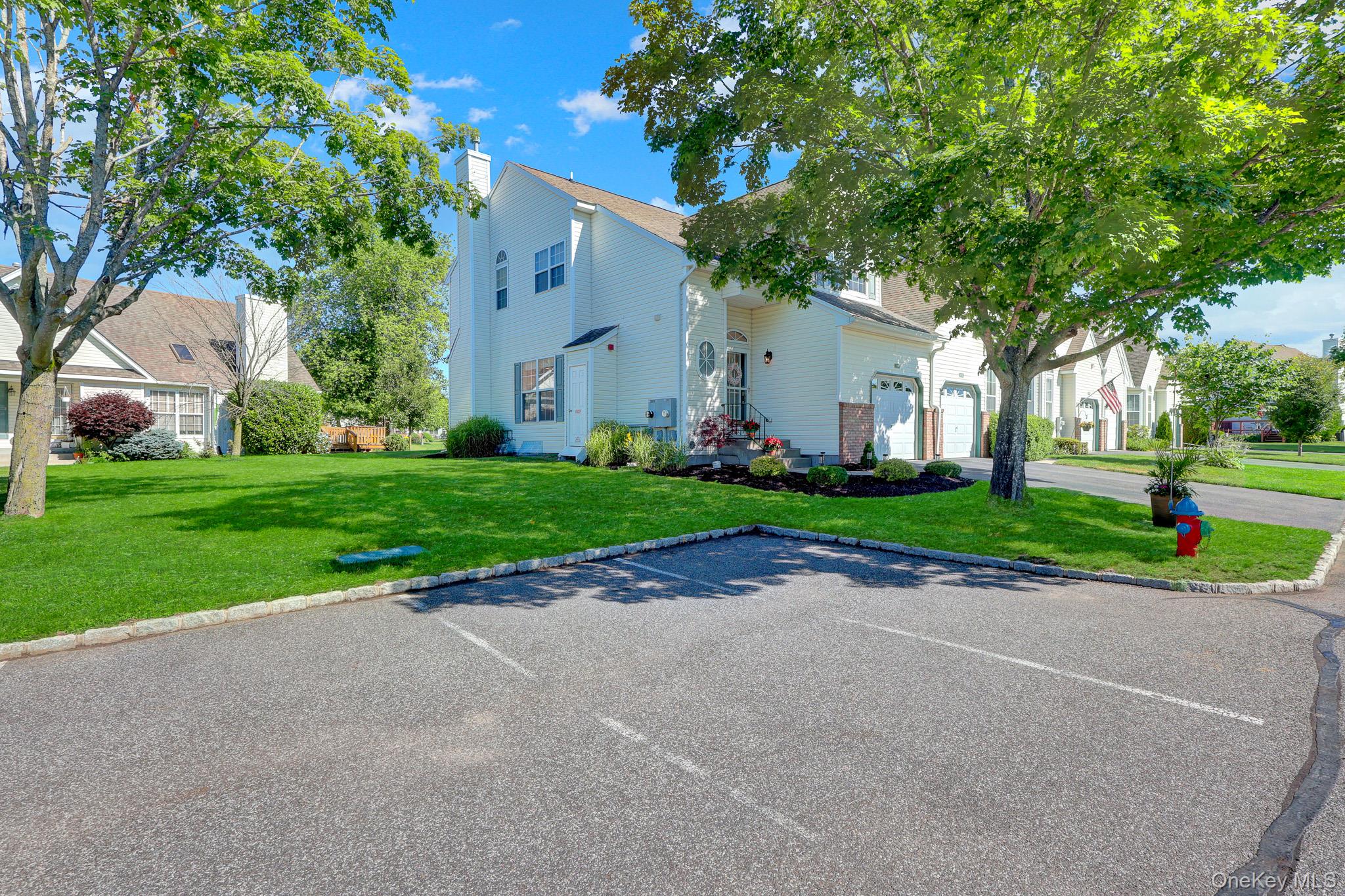 2106 Nicole Drive Property Photo 3