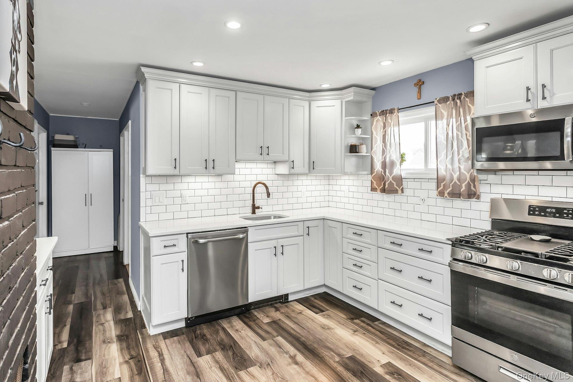 9 Deep Lane Property Photo 4