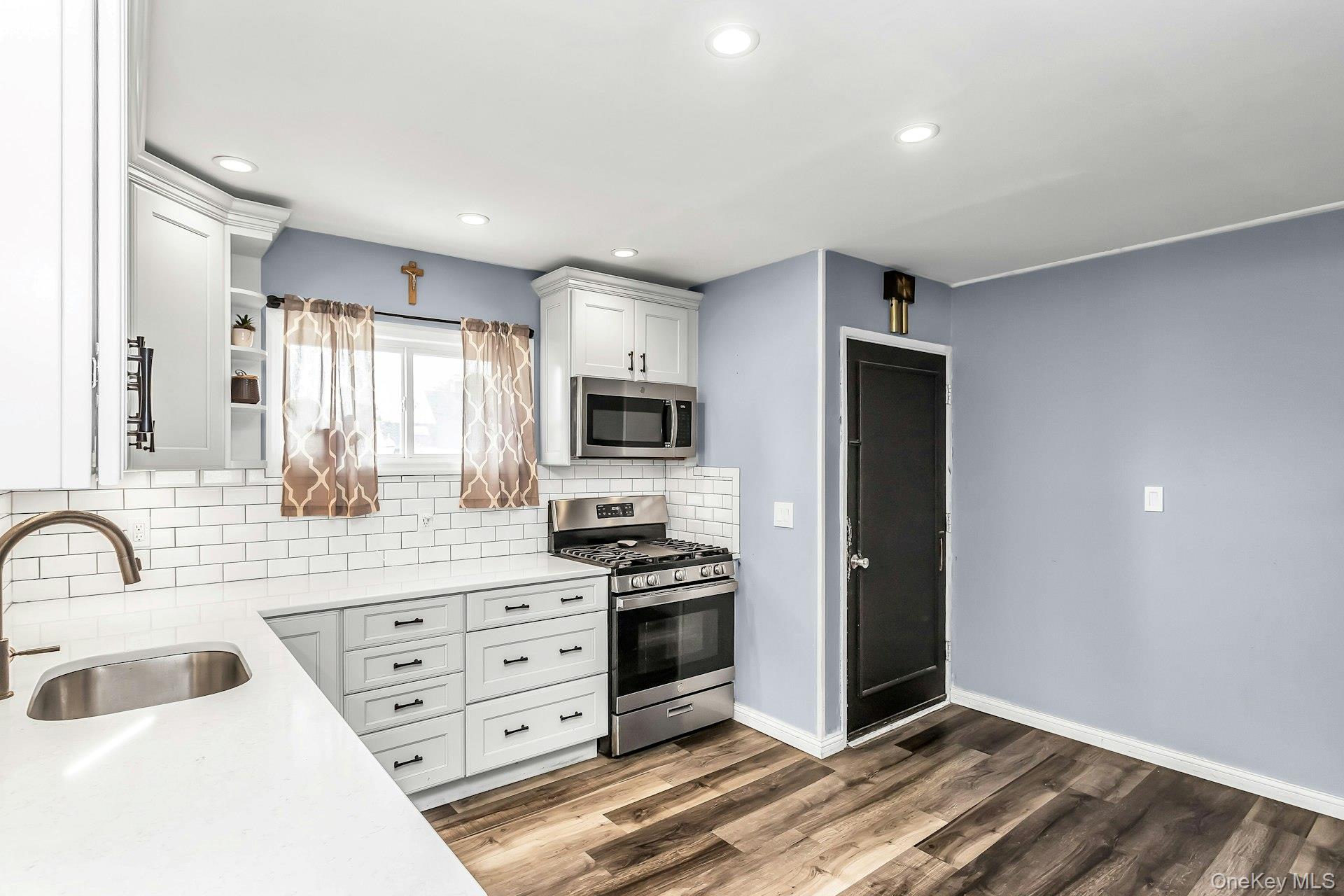 9 Deep Lane Property Photo 6