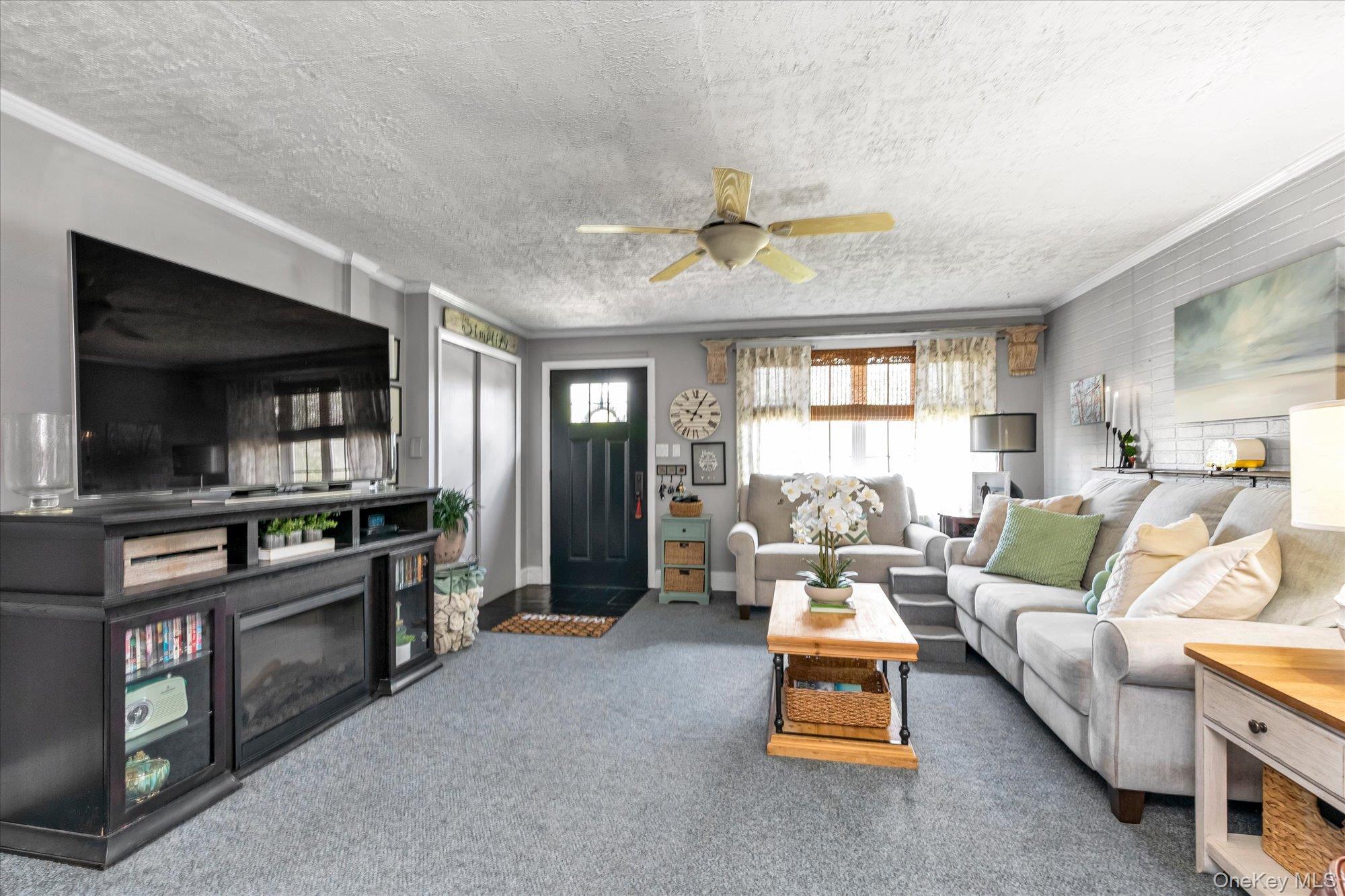 348 Hendrickson Avenue Property Photo 3