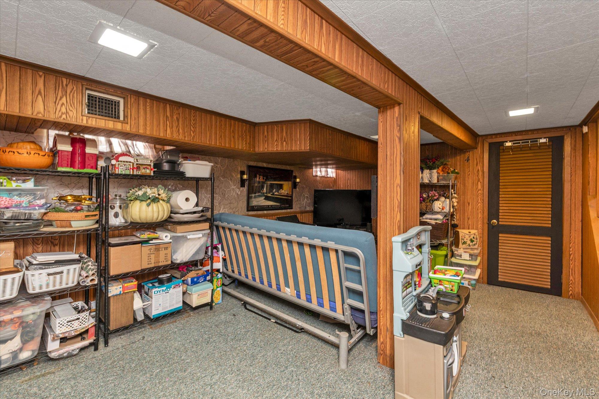 348 Hendrickson Avenue Property Photo 15