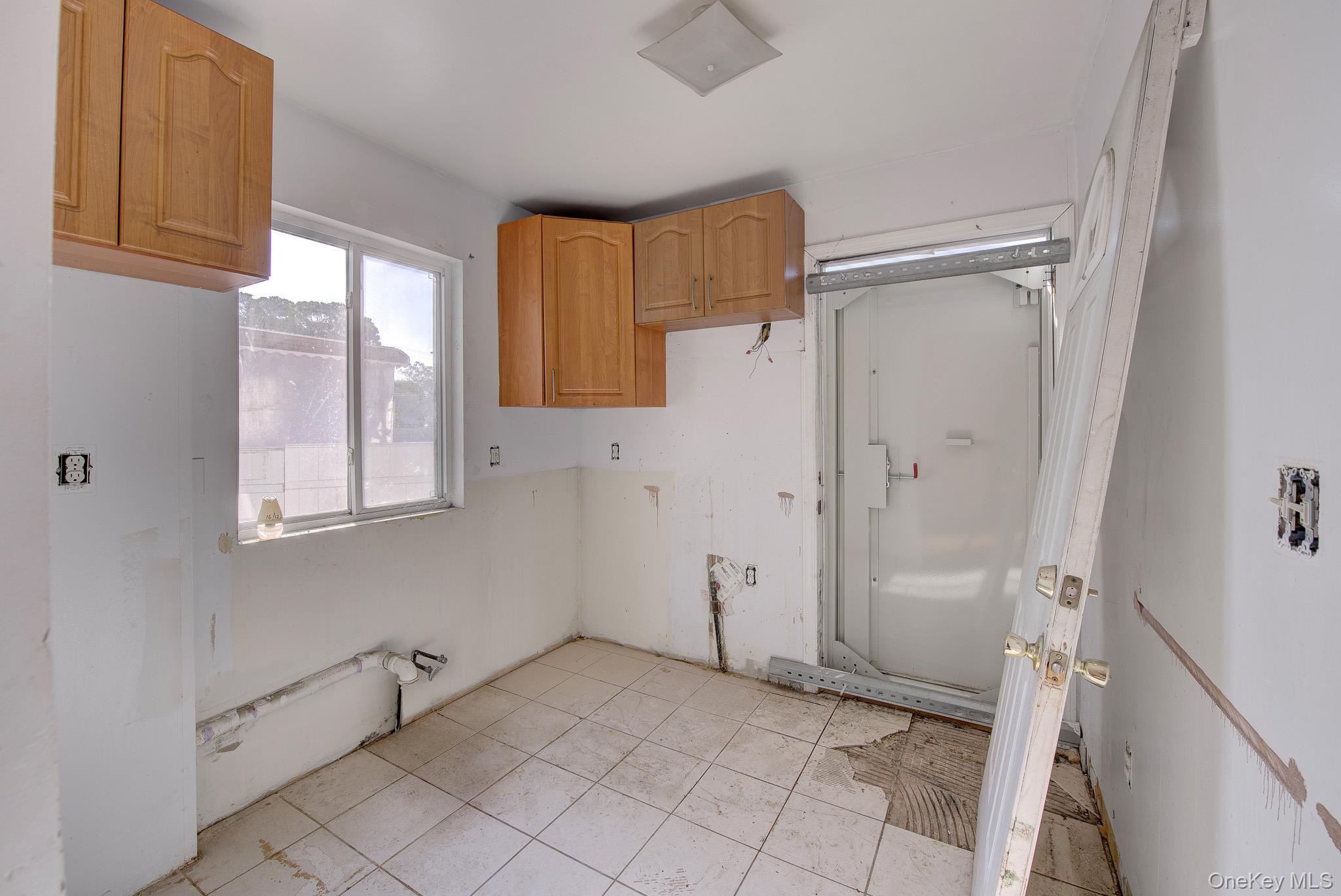 142-16 116th Avenue Property Photo 5