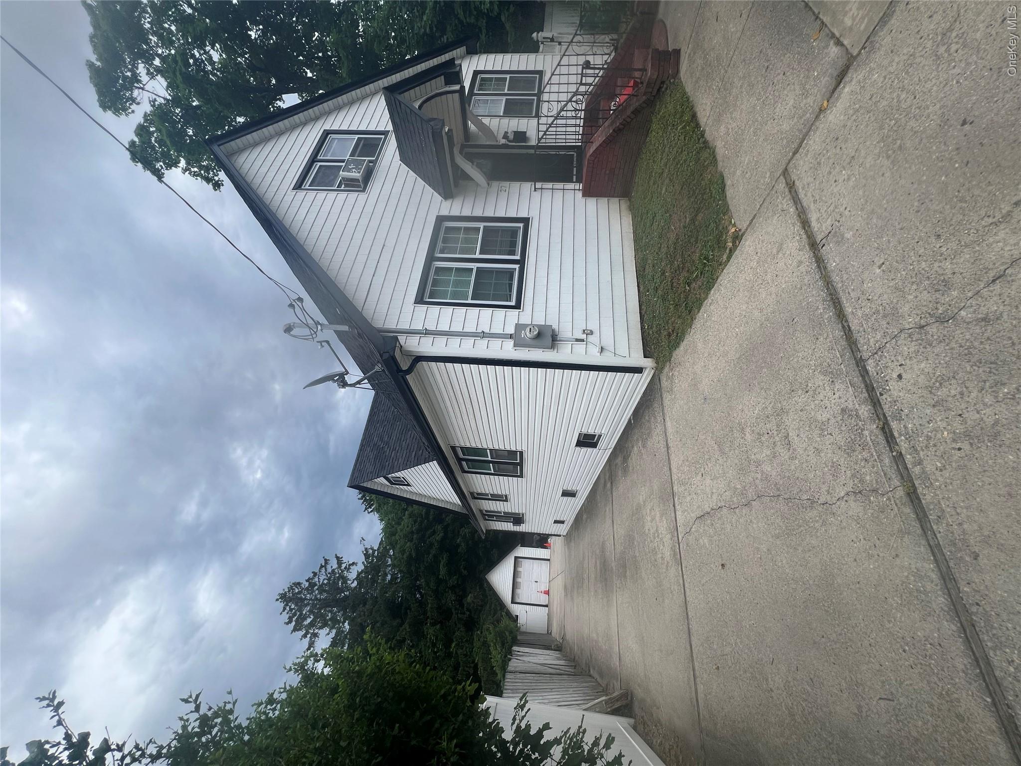 27 Brook Avenue Property Photo 1