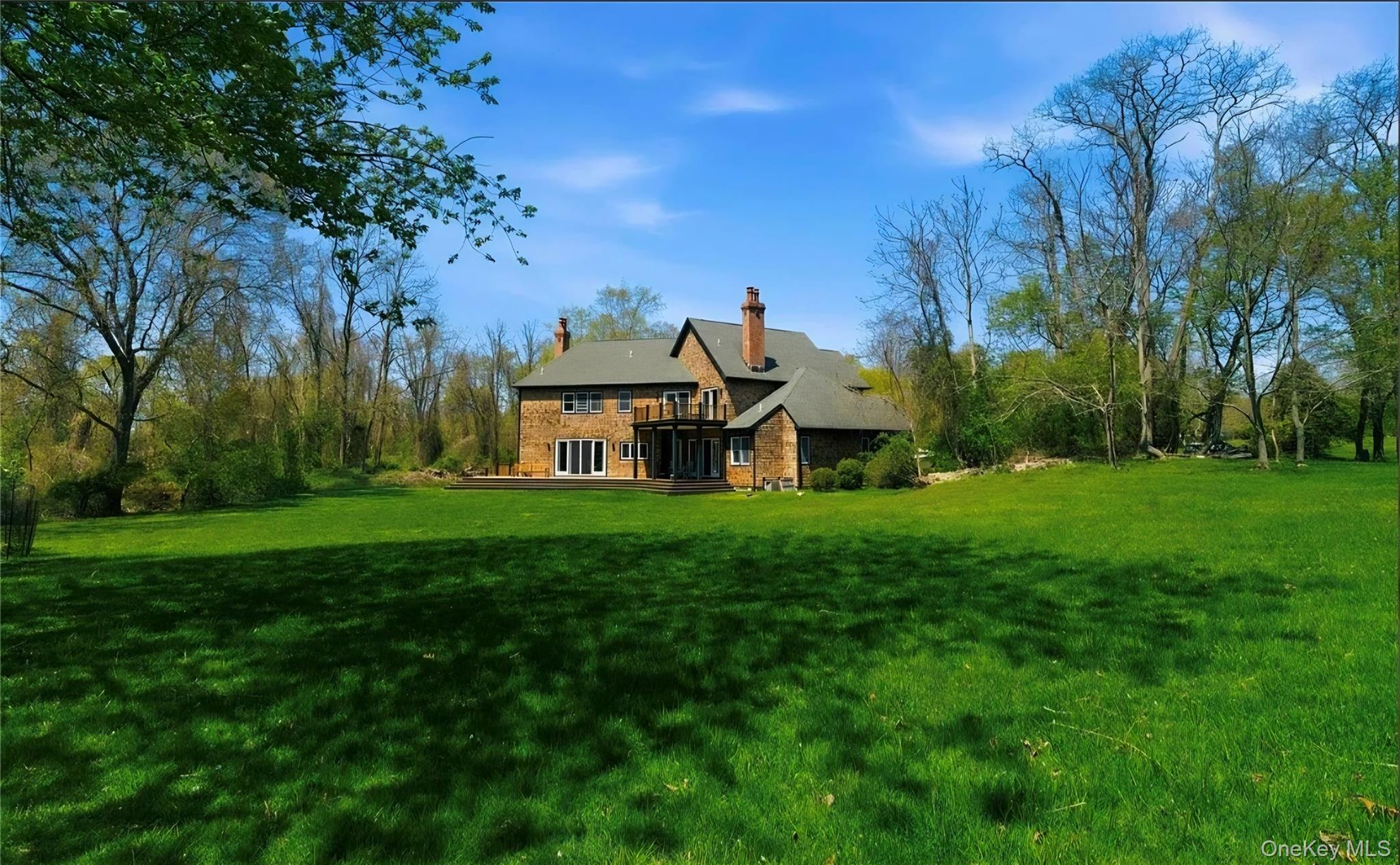 9 Locust Woods Drive Property Photo 1