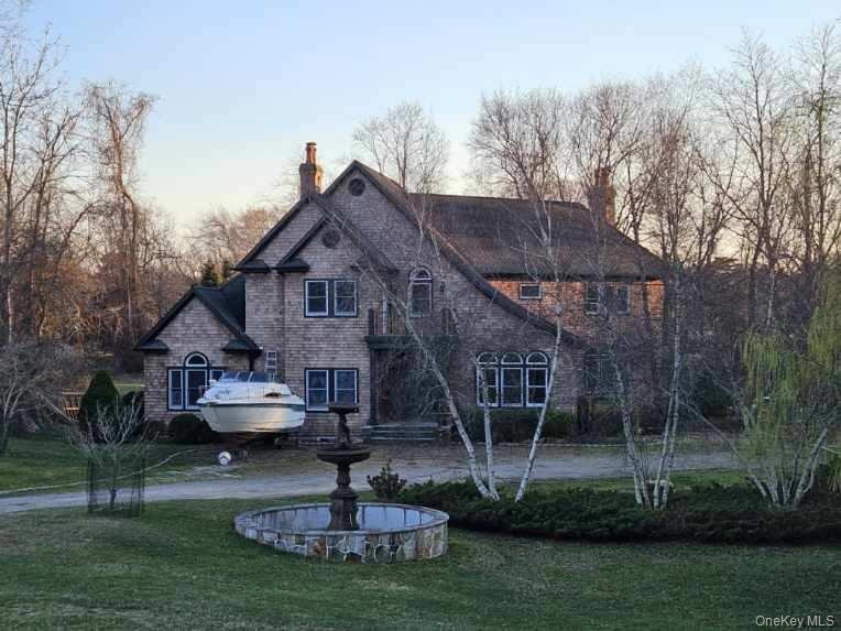 9 Locust Woods Drive Property Photo 2