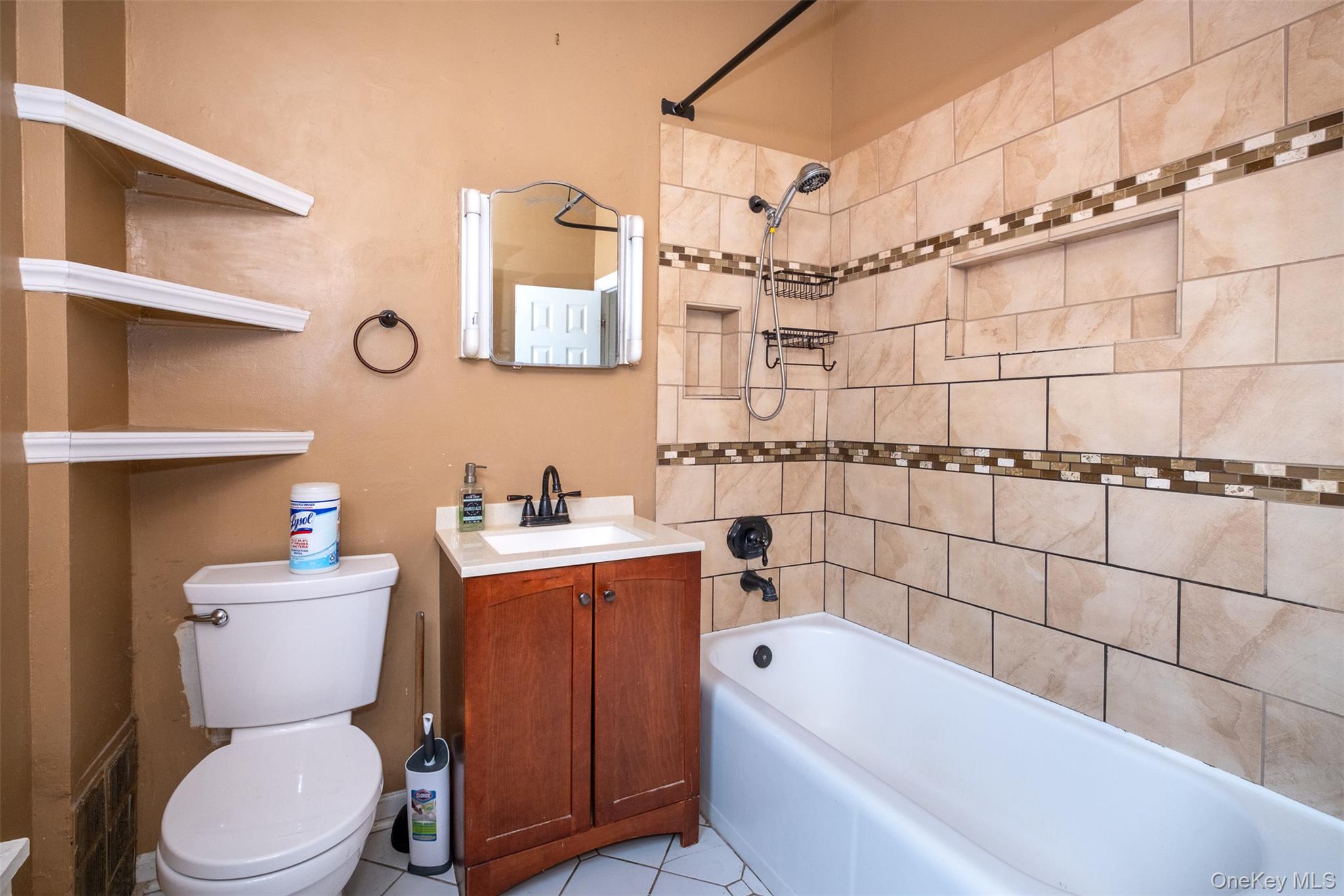124-128 W Lincoln Avenue Property Photo 16
