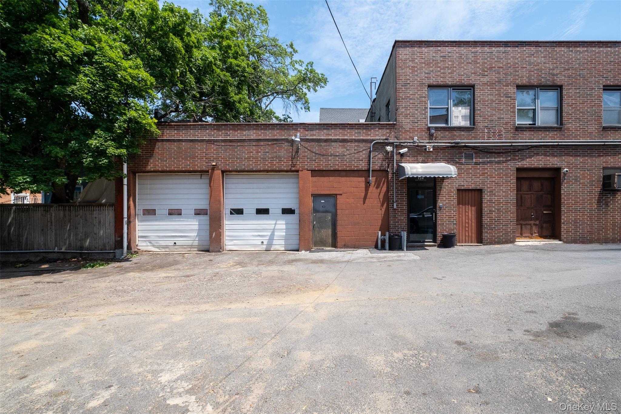 124-128 W Lincoln Avenue Property Photo 33