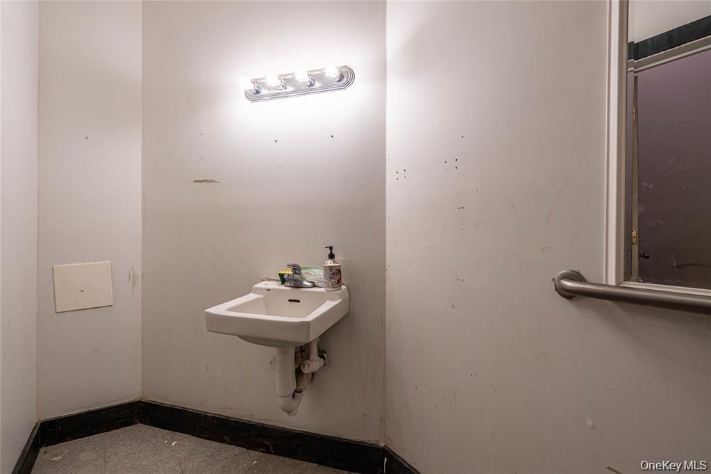 8 State Route 17m Property Photo 13