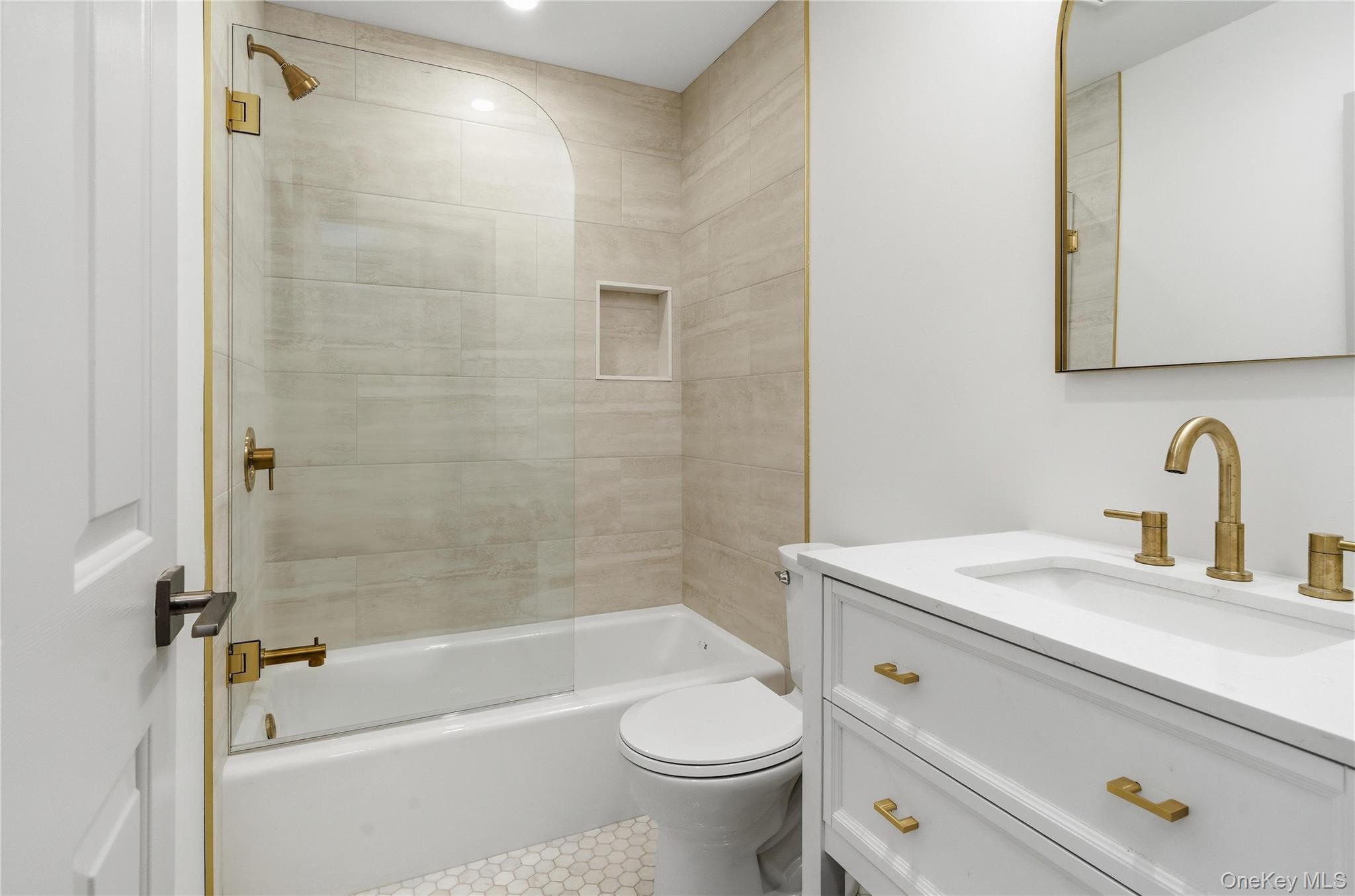 336 2nd Street Property Photo 3