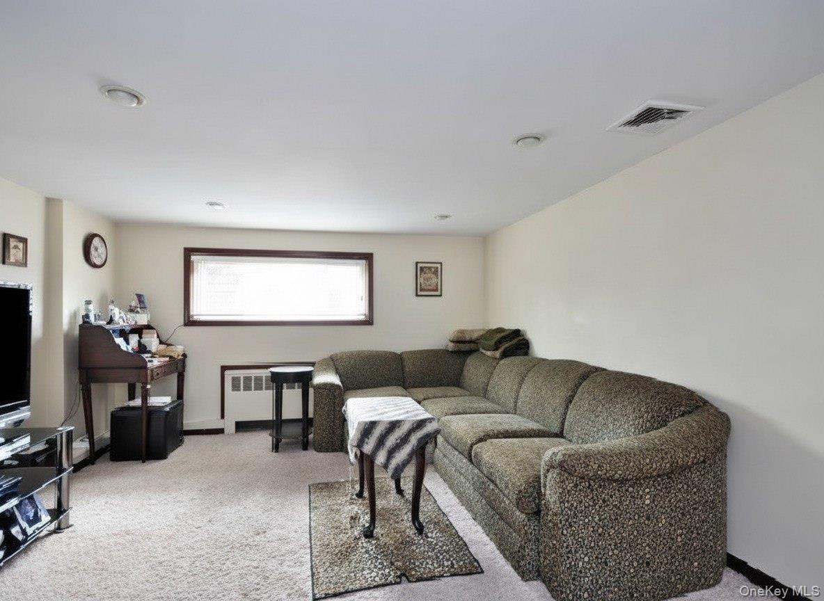360 Terrace Avenue Property Photo 6