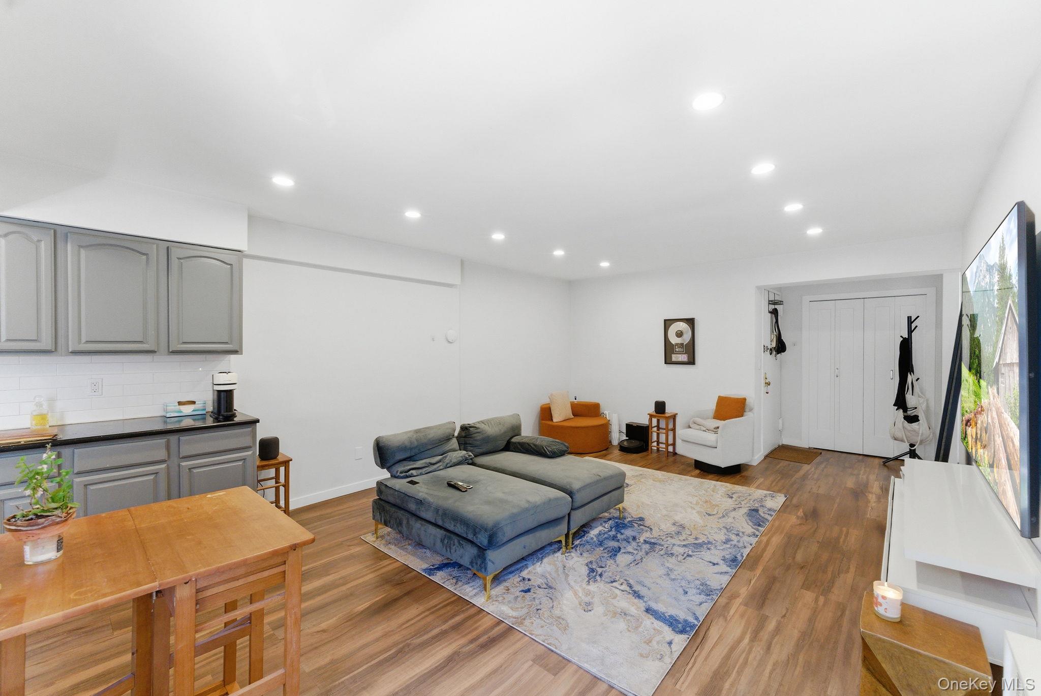 250 N Broadway 5b Property Photo 4