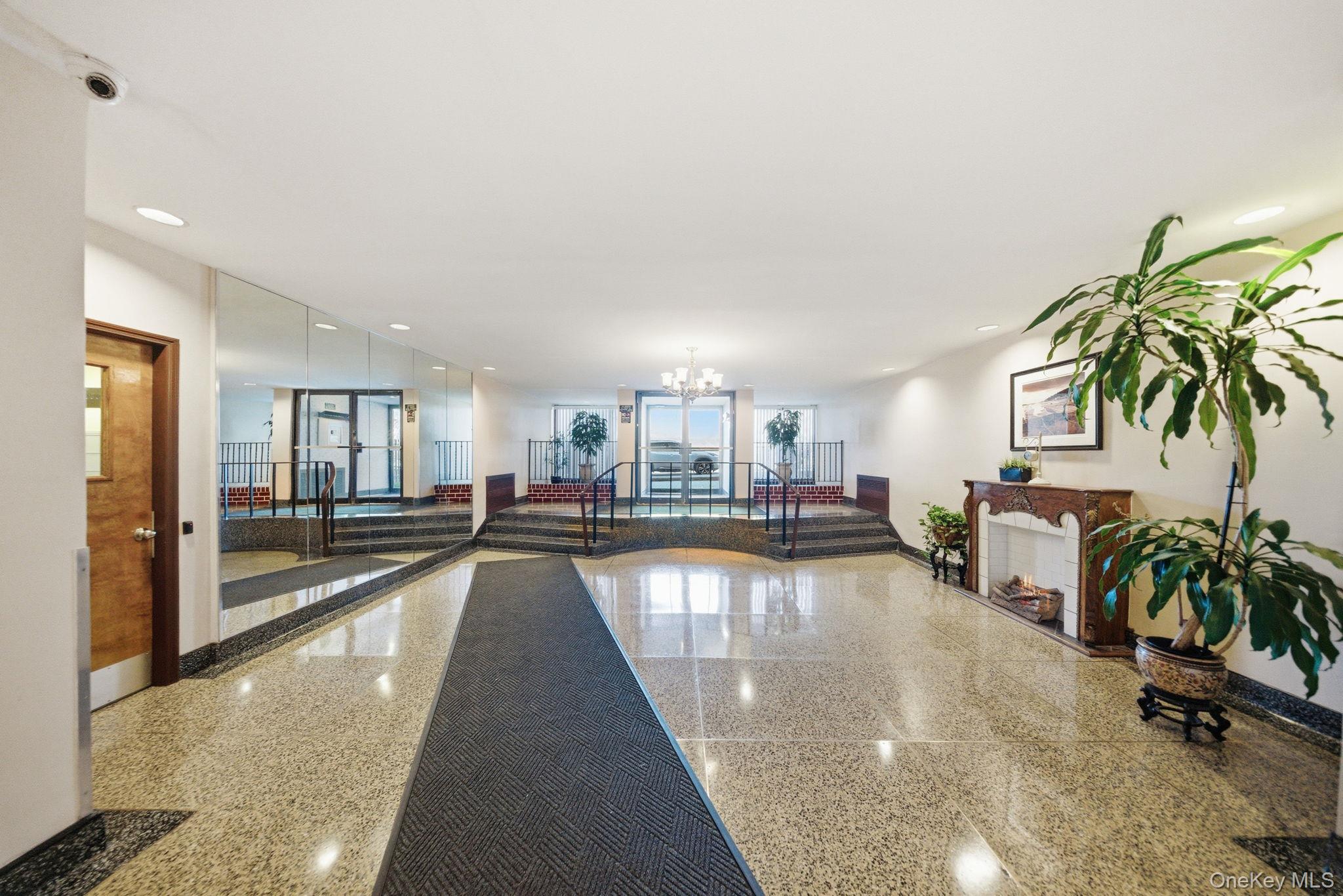 250 N Broadway 5b Property Photo 22