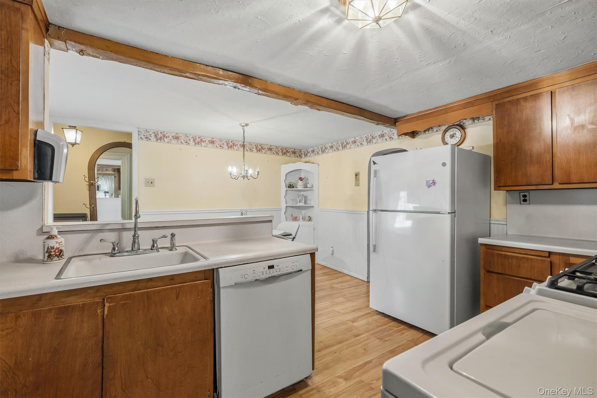 331 Kings Highway Property Photo 7