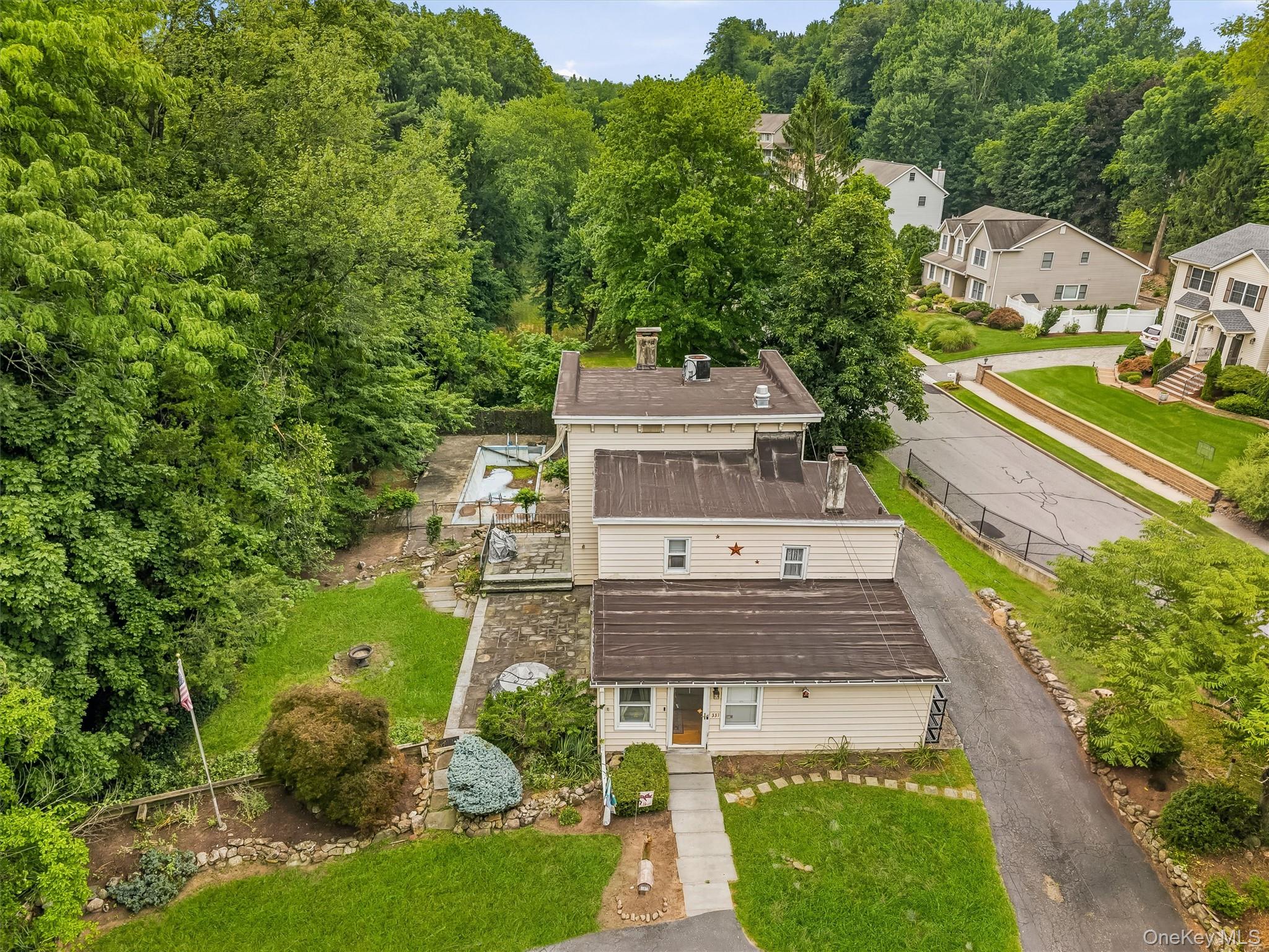 331 Kings Highway Property Photo 33