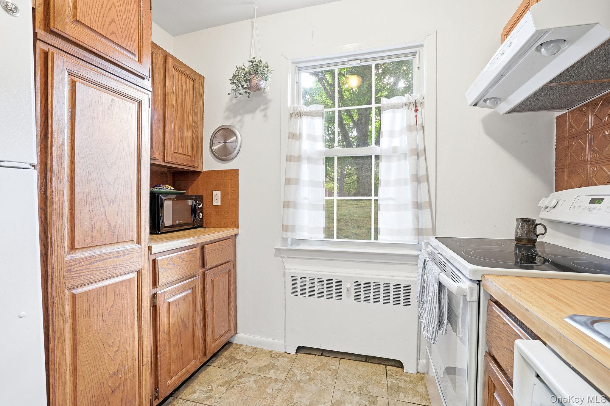 182 Pinewood Road 25 Property Photo 4