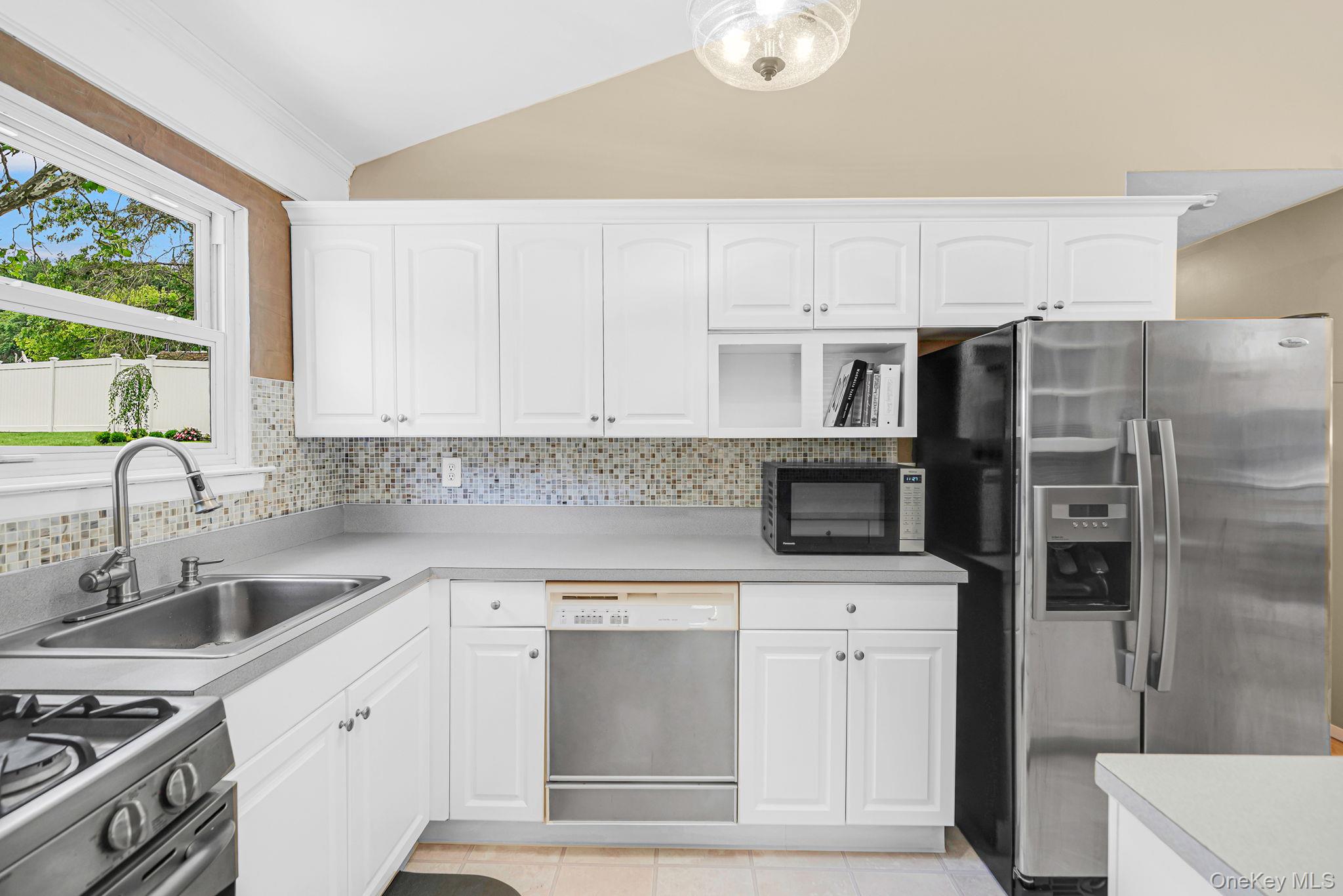 46 Longfellow Drive Property Photo 11