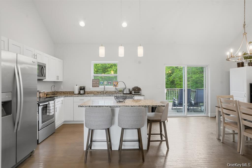 201 Kingsview Highway Property Photo 8