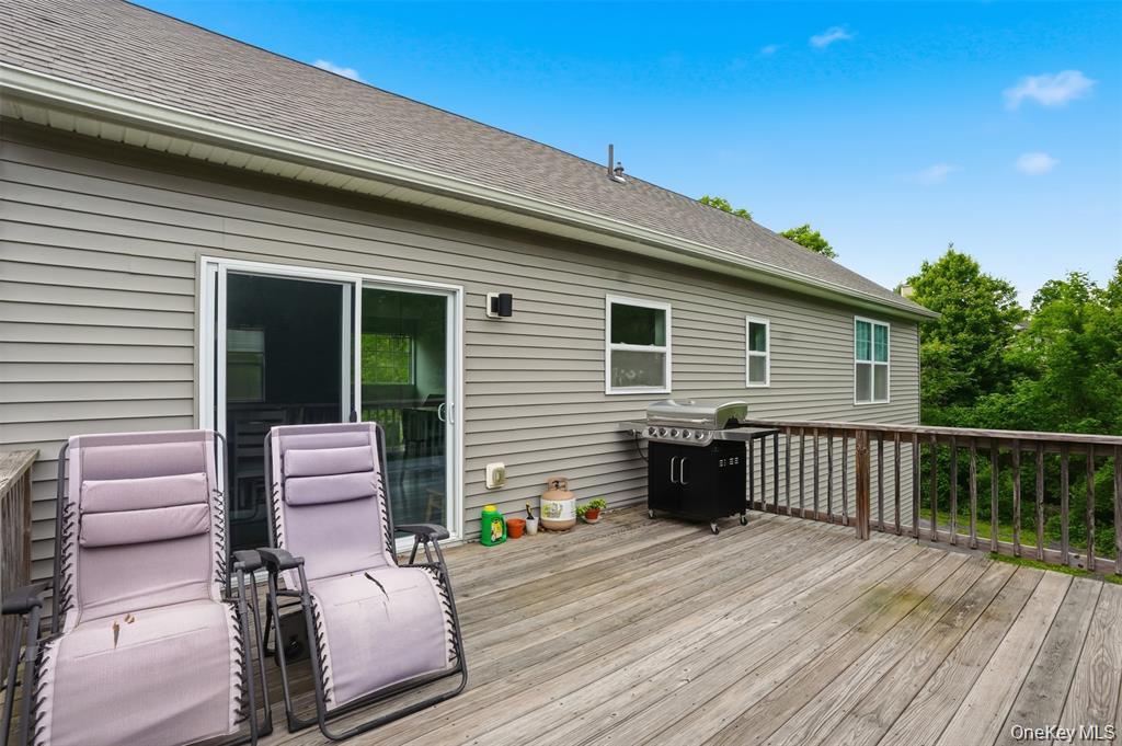 201 Kingsview Highway Property Photo 10