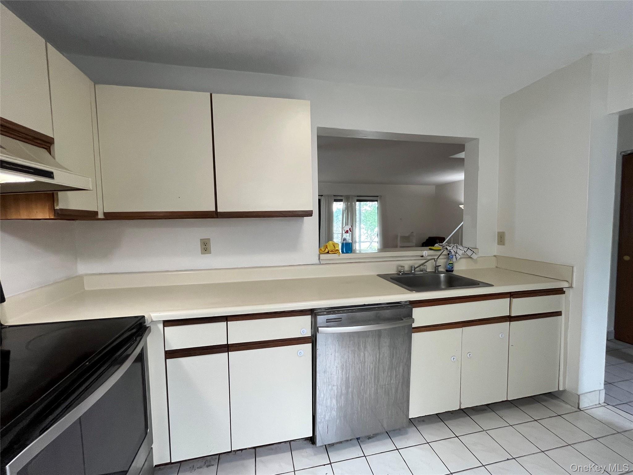 24 Hudson Heights Drive Property Photo 8