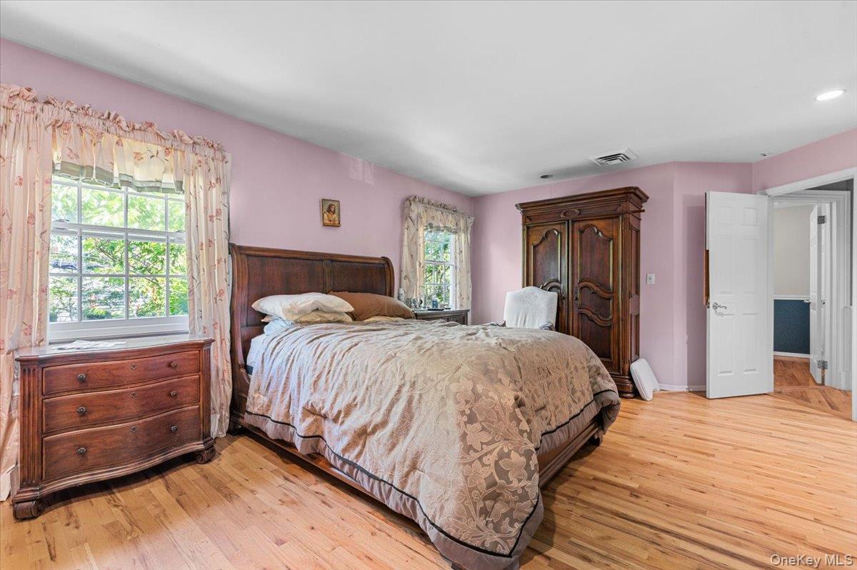 100 Cabot Road Property Photo 26