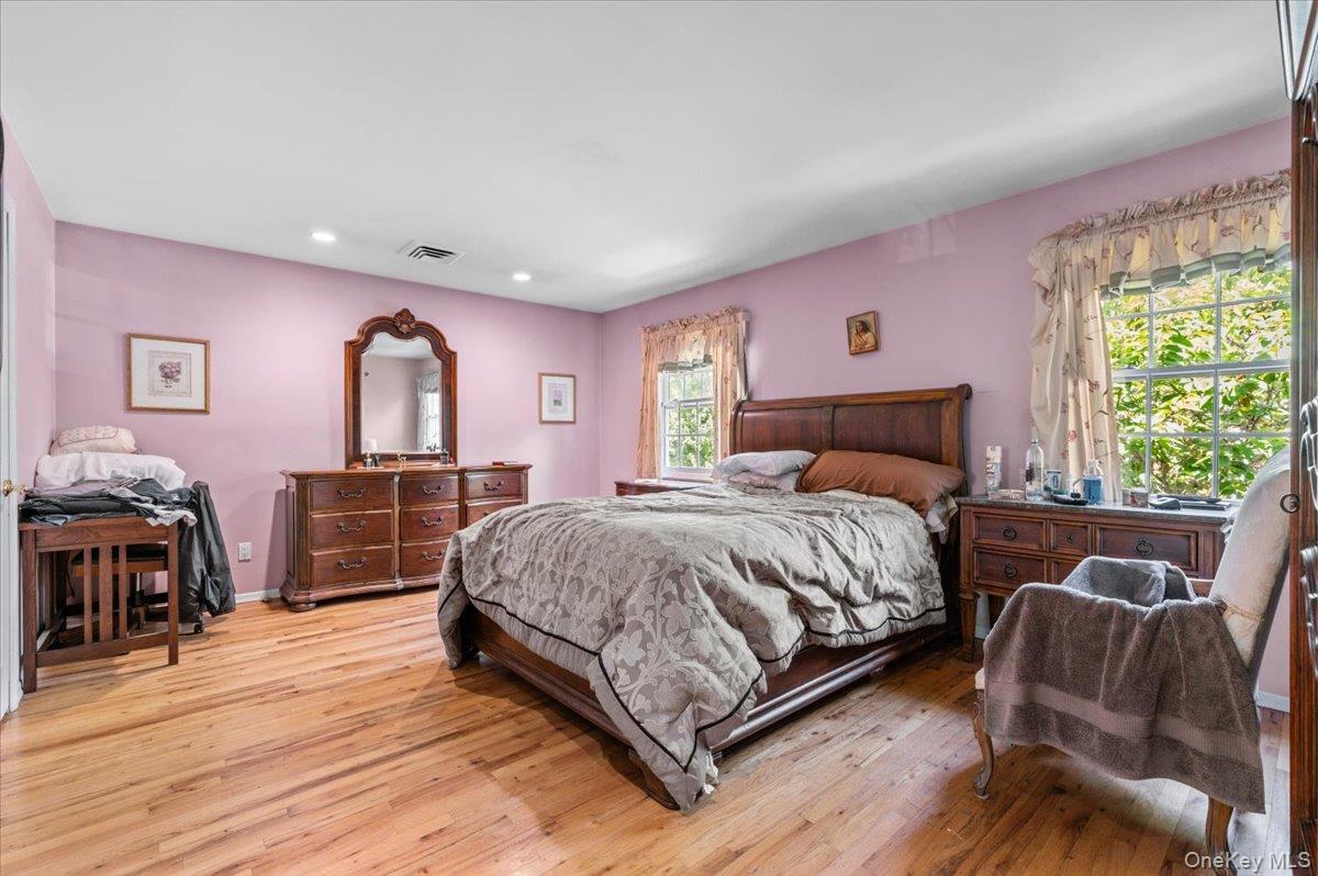 100 Cabot Road Property Photo 27