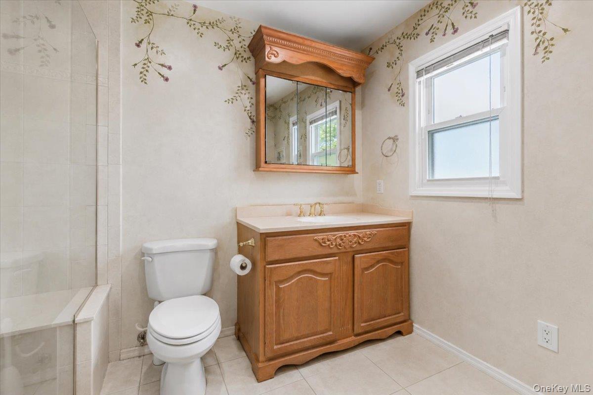 100 Cabot Road Property Photo 28