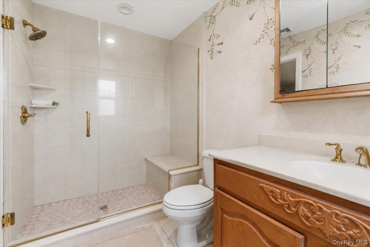 100 Cabot Road Property Photo 29