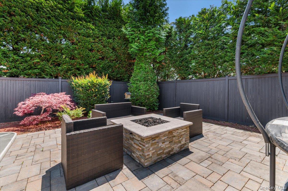 100 Cabot Road Property Photo 34